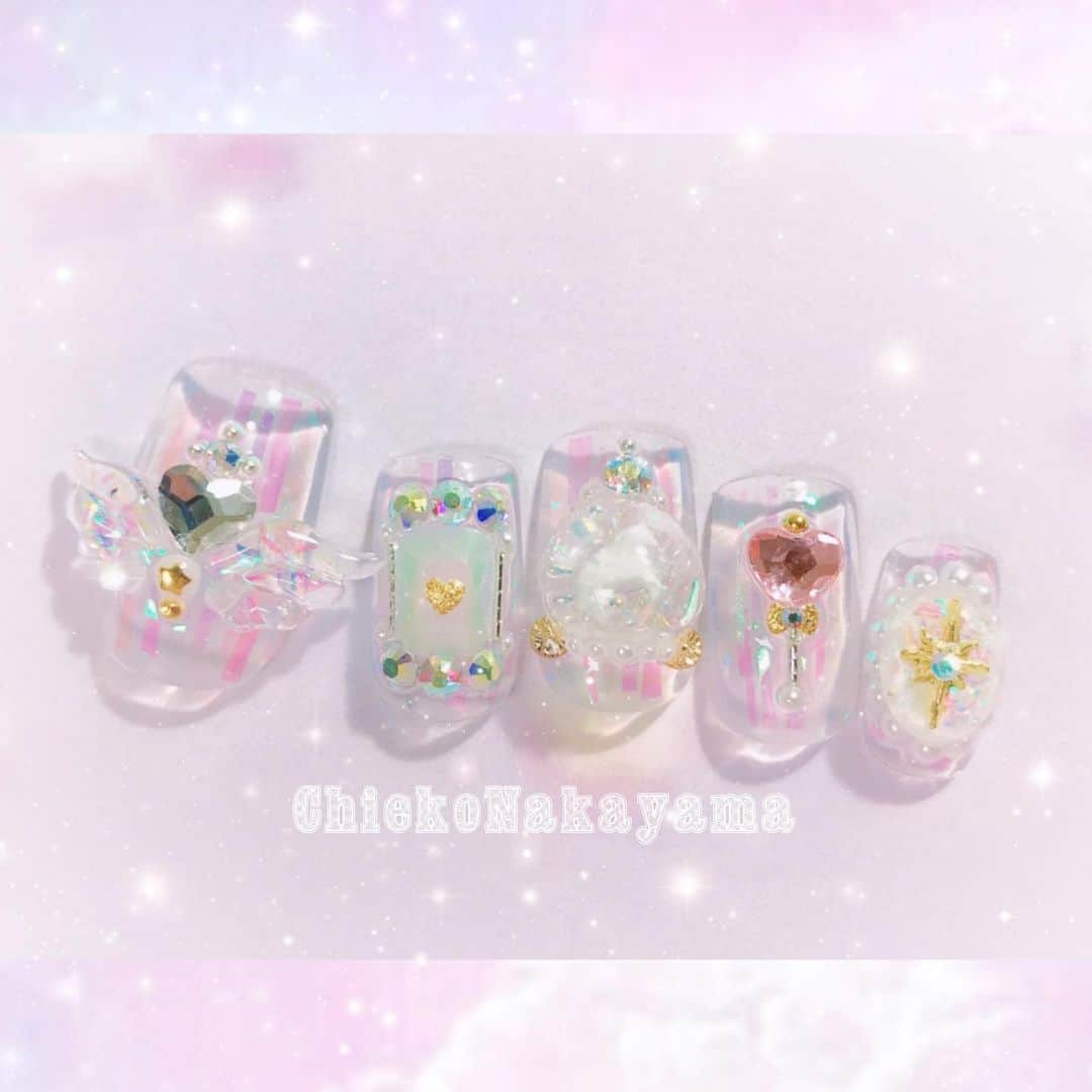 なかやまちえこのインスタグラム：「Dreamy kawaii nails.⠀ ⠀ 発売中のNAIL UP! @nailup_official 掲載ネイルです🌙⠀ ⠀ #nail #nails #nailart #ネイル #美甲 #ネイルアート  #japanesenailart #manucure #japanesenails #manicurist #gelnails #أظافر #네일아트 #미용 #vẽmóng #ngườiđẹp  #เพ้นท์เล็บ #искусствоногтя #artedeuñas #เพ้นท์เล็บเจล #ジェルネイルデザイン #ネイルデザイン #senikuku #nagelkunst #ゆめかわ #ゆめかわネイル #kawaii #kawaiinails #ファンシーネイル #fancynails @pregelofficial @kimagure_cat_whim @bettygel_official @prexyofficial」