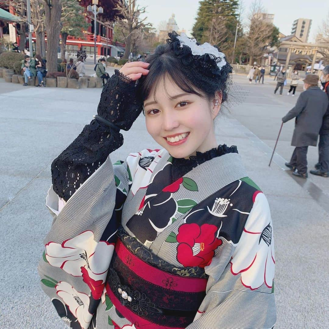 WhiteLaceさんのインスタグラム写真 - (WhiteLaceInstagram)「2/14((日) しぃちゃん生誕＆成人記念  #浅草 #asakusa  #着物 #kimono  #vasara #振袖 #振袖着付け #vasara浅草寺店 #レトロモダン #着物レンタル #vasara浅草本店  #アイドル #idol #pretty #girls #love #  #偶像 #可爱的 #小女孩 #ZOKU #whitelacezoku #ホワイトレースゾク #富岡志織 #しぃちゃん #着崎花梨 #かりん #琴子 #こっちゃん」2月16日 21時15分 - whitelace2014