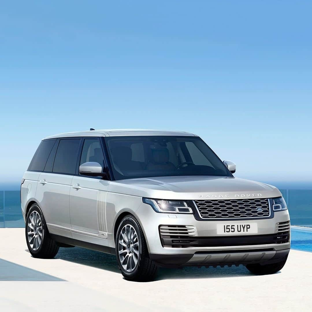 Land Roverさんのインスタグラム写真 - (Land RoverInstagram)「Every vehicle in the #RangeRover family offers a Plug-In Hybrid Electric Powertrain option - just part of the selection of PHEV and MHEV options available for every vehicle we offer. Search 'Land Rover PHEV' to learn more.   #Hybrid #Electric #PHEV #MHEV #RangeRoverSport #Velar #Evoque #LandRover」2月16日 21時18分 - landrover