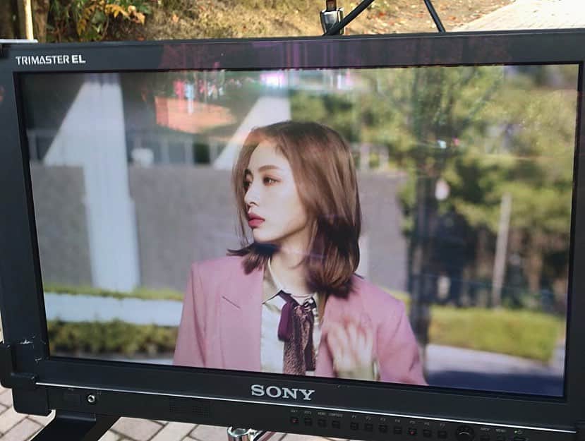 honoka のインスタグラム：「0時に新曲リリースです🙏 YouTubeでMVもあがります〜❣️  #endlesjourney」