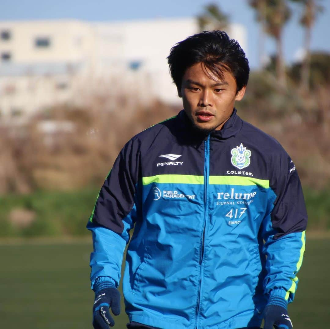 湘南ベルマーレさんのインスタグラム写真 - (湘南ベルマーレInstagram)「今日から馬入でトレーニング⚽️ 沖縄キャンプで日々積み重ねたことを、馬入でさらに上積みしていきます。 ・ 1日1日がさらに大切なものに。 開幕が楽しみです‼️✨ ・ #湘南 #ベルマーレ #湘南ベルマーレ #bellmare  #たのしめてるか  #一 #OneBellmare #岡本拓也 #毛利駿也 #舘幸希 #町野修斗」2月16日 21時21分 - shonan_bellmare