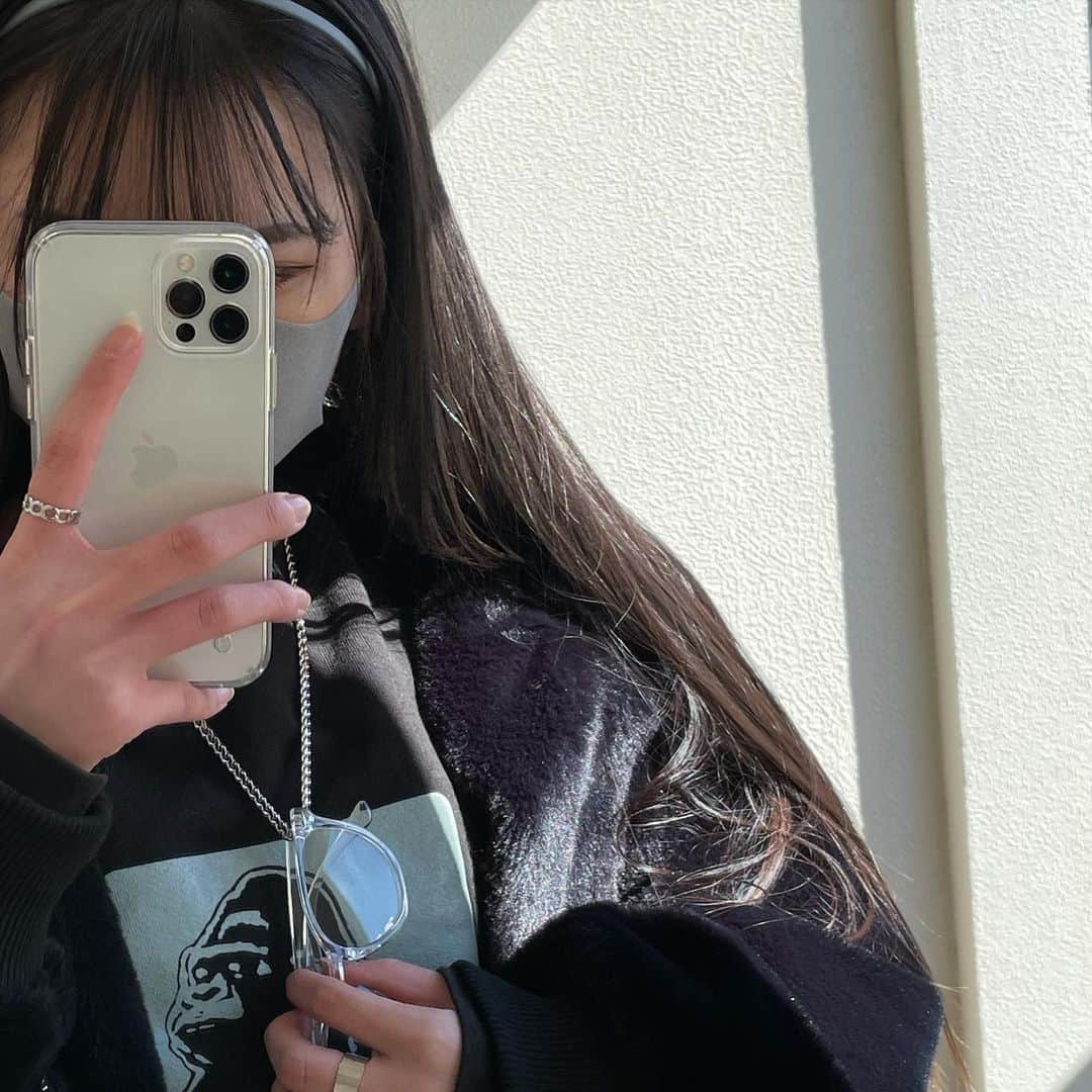 中野みやびのインスタグラム：「👓  #クリアメガネ #fashion #メガネ #clear #クリア #caseiphone #iphone12 #カチューシャ #ネックレス #necklace #韓国 #中野みやび #みやび」