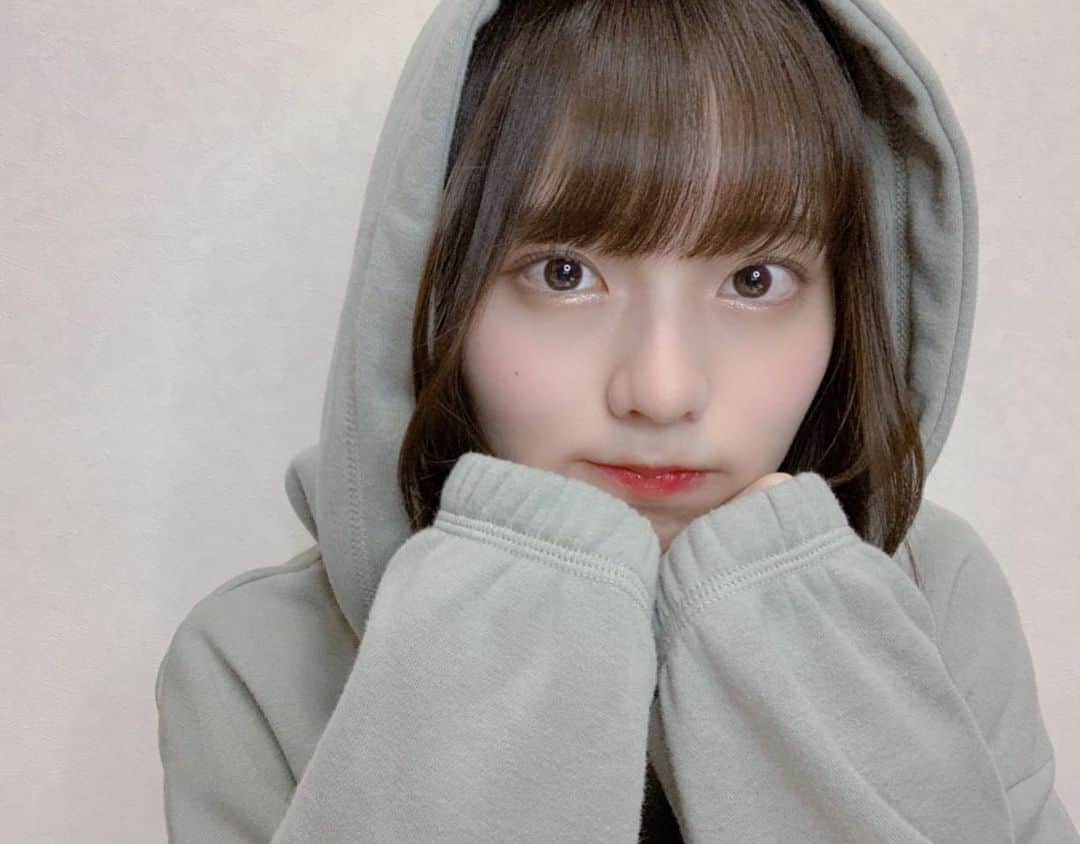 篠原望のインスタグラム：「. パーカー女子🐢♡ . . おうち時間のラフな格好も たまにはどうかな？？( ´ ꒳ ˋ ) . . #パーカーコーデ #パーカー #パーカー女子 #カジュアルコーデ #カジュアルファッション #ラフコーデ #zara #zarawomen #ザラ #ザラジョ #ザラコーデ #ラストアイドル #篠原望」