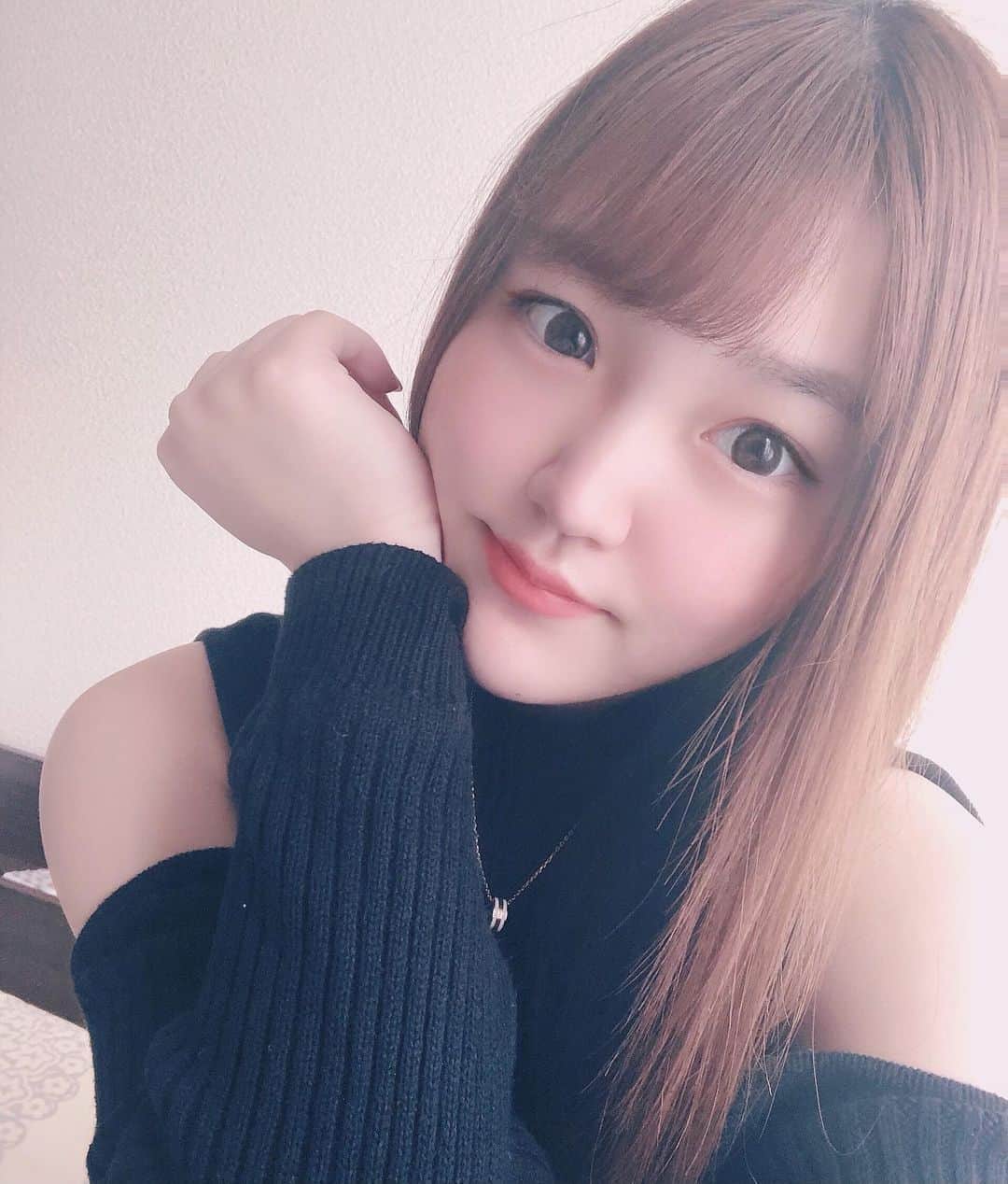 白河希美のインスタグラム：「健康診断に行ってきたよ🌟﻿ ﻿ 身長縮んでてちょっとショック🤯﻿ ﻿ 姿勢が悪いからだろうか🤔💭﻿ ﻿ #自撮り#健康診断#高身長女子 ﻿ #身長縮んでた #ショック﻿ #姿勢#猫背改善 #整体#行きたい」