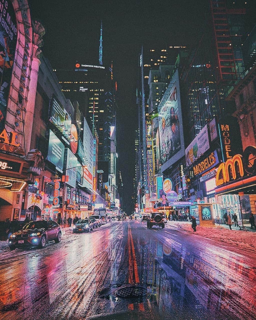 のインスタグラム：「There is something in the New York air that makes sleep useless. . . . #Hellofrom #newyork」