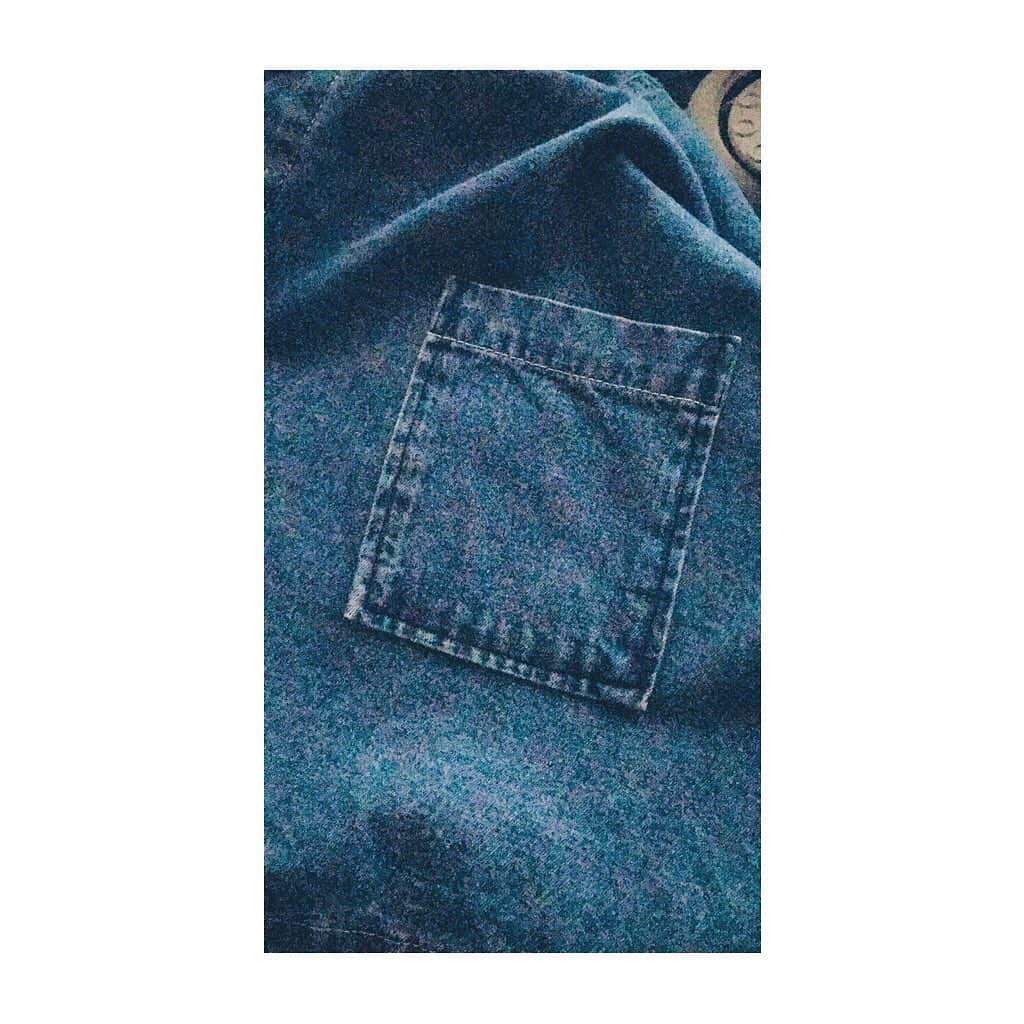 のインスタグラム：「ポケットを移動して𓅿⑅  ﻿ #sewing #sewinglove #isew #sustainablefashion #before #sewist #sewcialists #memadeeveryday #handmadewardrobe #ecofashion #refashion #upcycle #slowfashion #sewingmachine #upcycledclothing #thriftflip #sewingproject #costura #couture #nähen #шитье #裁縫 #手芸 #ハンドメイド #リメイク #ソーイング #ミシン #アップサイクル #手作 #미싱」