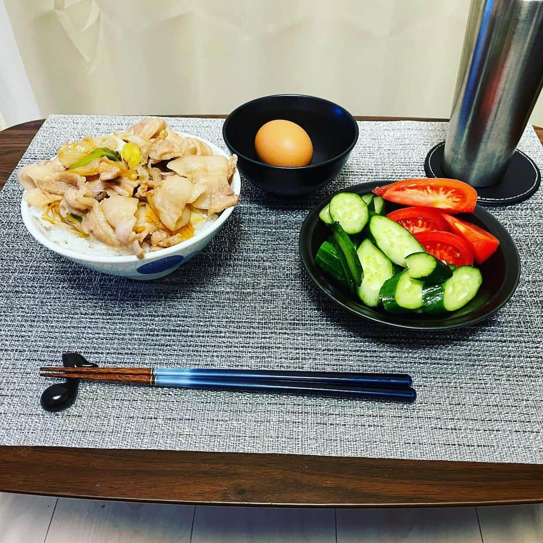 沢村玲/REIさんのインスタグラム写真 - (沢村玲/REIInstagram)「今日はお腹が空き過ぎてガッツリ食べたいと思い。  クックパッドから"すた丼"に限りなく近い再現レシピを作ってみたよ！  うますぎ。やばすぎ。鬼リピ確定  ニンニクうまし  #クックパッド  #cookpad  #料理男子  #料理上手になりたい」2月16日 22時06分 - rei.sawamura_official