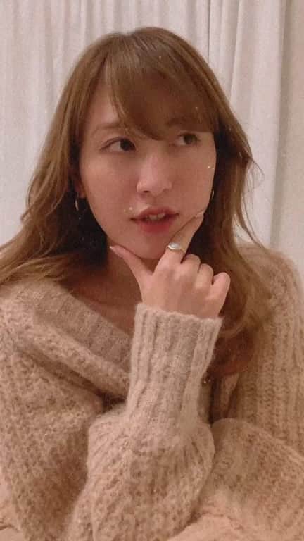 Tomomi Teradaのインスタグラム：「考えるときは顎に手をあてるタイプです🤔」