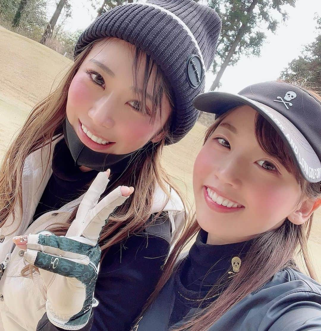 渡瀬茜さんのインスタグラム写真 - (渡瀬茜Instagram)「最近ゴルフ調子良き😆💓  今日のゴルフも86で久しぶりの80台出せました😊  写真と動画ははるまと一緒にゴルフ行った時に初イーグル取った時の⛳️✨  動画はるまが可愛い実況してくれてます😆💓笑  @golftoday_birdies  #ゴルフ#ゴルフ女子#初めてのイーグル#チップイン#チップインイーグル#9番アイアン#9番アイアンチップイン#冬ゴルフ#ルコック#ルコック女子#GTバーディーズ#ゴルフ好き#ゴルフ上手くなりたい#ベストスコア目指して#ゴルフコーデ#lecoqsportif #lecoqgolf」2月16日 22時42分 - wataseakane1