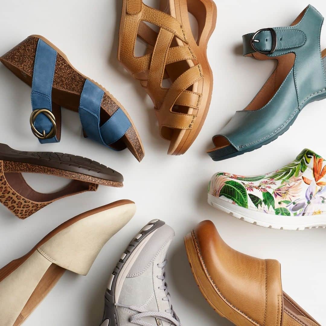 ダンスコのインスタグラム：「Giveaways make our world go ‘round. #DanskoSpring2021Lookbook How to enter: 1)  Tag a friend in the comments. 2)  Make sure you’re following @dansko. #Giveaway Rules: Giveaway runs 02/16/21 at 9:00 AM EST - 02/18/21 at 11:59 PM EST. No purchase necessary. One winner will be randomly selected and notified via DM. Winner will win one pair of Dansko shoes from the current collection with a total estimated retail value of $150. Giveaway not associated with Instagram. Full terms and conditions at the link in the bio.」