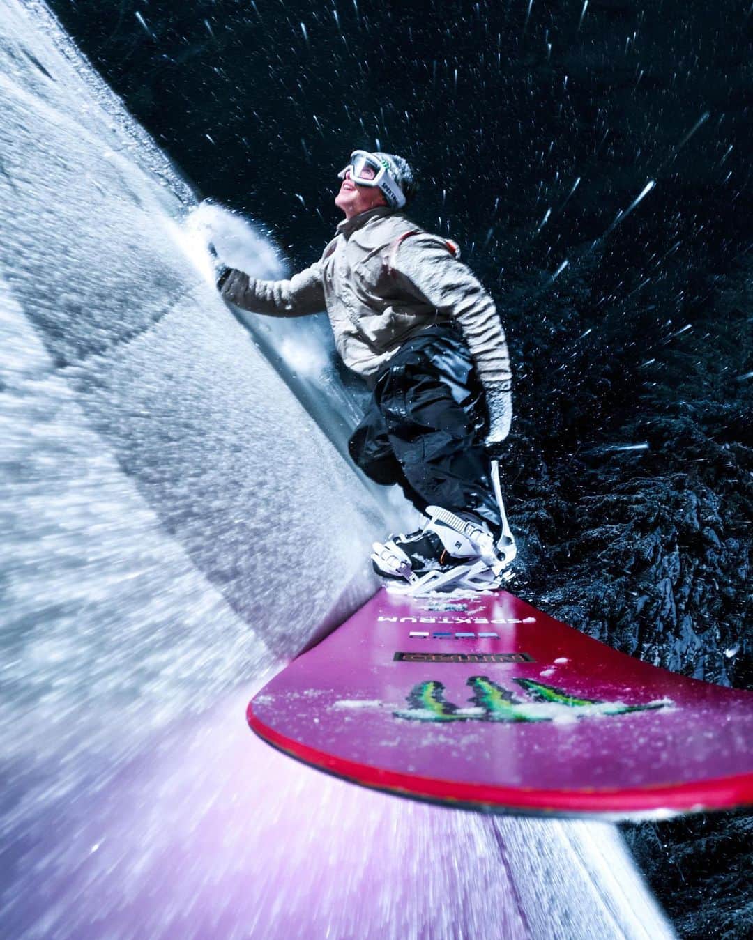 goproさんのインスタグラム写真 - (goproInstagram)「Photo of the Day: Light-speed shredding 🌌 #GoProAthlete @sventhorgren, @bernstal, + #GoProHERO9 Black 🏂  @gopronordics #GoProNordics #GoPro #GoProSnow #Snowboarding」2月16日 23時26分 - gopro