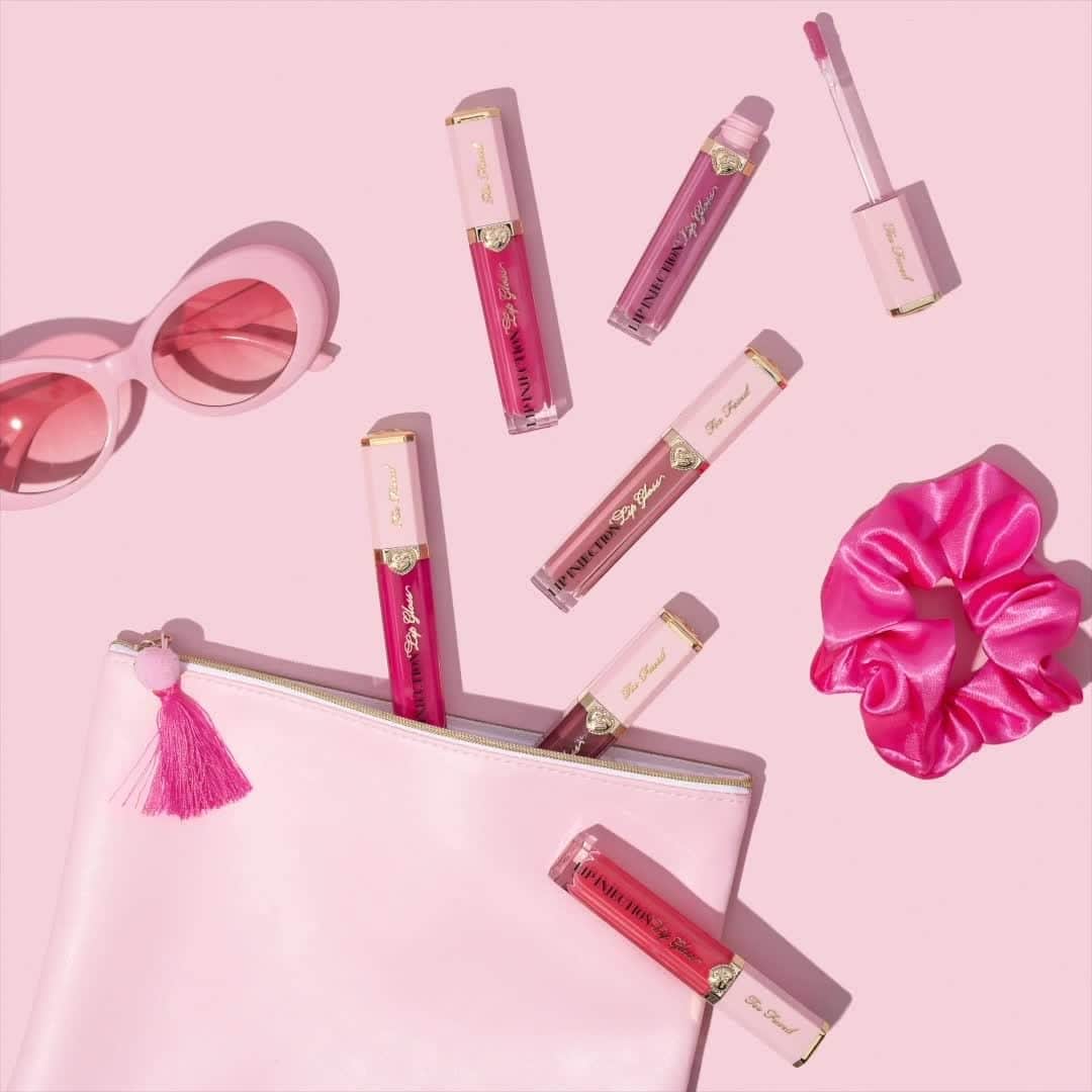 Too Facedのインスタグラム：「Our glosses are poppin' 💋  Drench your lips in plush, juicy color with our Lip Injection Lip Gloss! #toofaced #tfcrueltyfree」