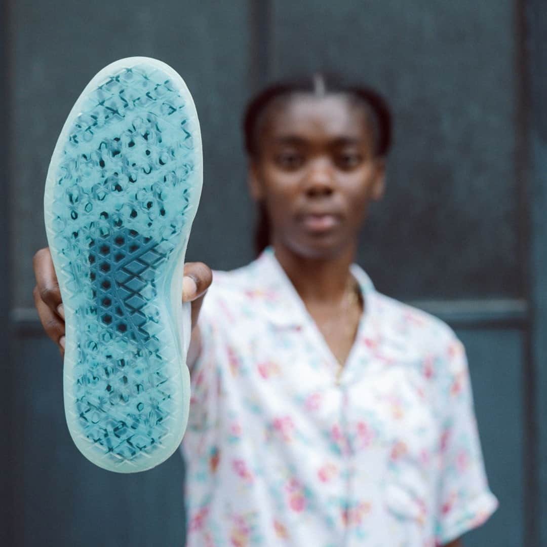 Vans Skateさんのインスタグラム写真 - (Vans SkateInstagram)「It's all in the details. @BeatriceDomond adds her signature twist to the @AVE Pro by bringing her own personal accents to our most technically advanced skate shoe ever. Learn more at vans.com/skate」2月17日 9時05分 - vansskate