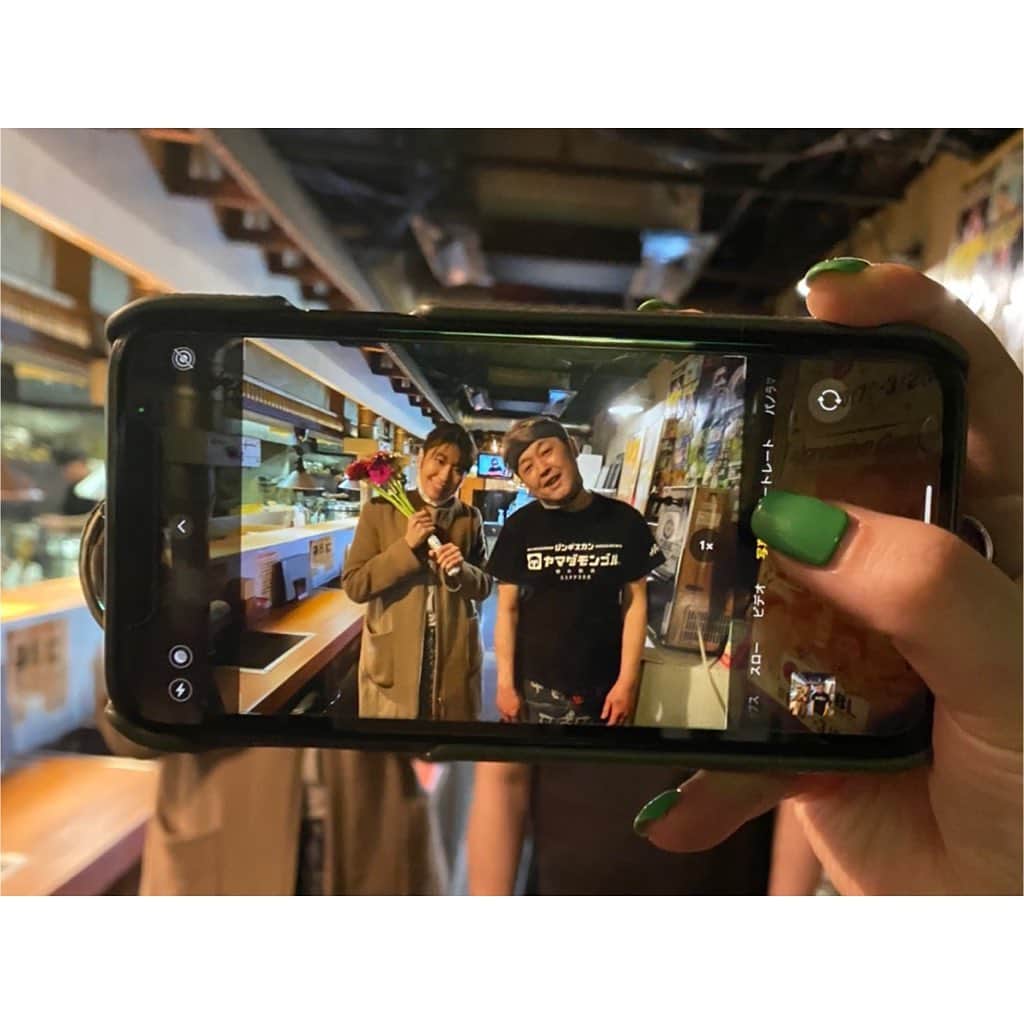 林唯衣さんのインスタグラム写真 - (林唯衣Instagram)「いってらっしゃい、なかし！！！！！ゴーヤパンツとハッピーポンコツな新婚生活を♡♡♡   #今日は玉ねぎをこぼしていた　#谷口と共にポンコツ会東京支部開設　#絶対会いたくない　#とりあえず手作りと見せかけたおわたクッキーより東京の美味しいクッキーを送れ　#マイナスファンってなに？　@smilesmrn @ak503011」2月17日 9時21分 - yui__hayashi