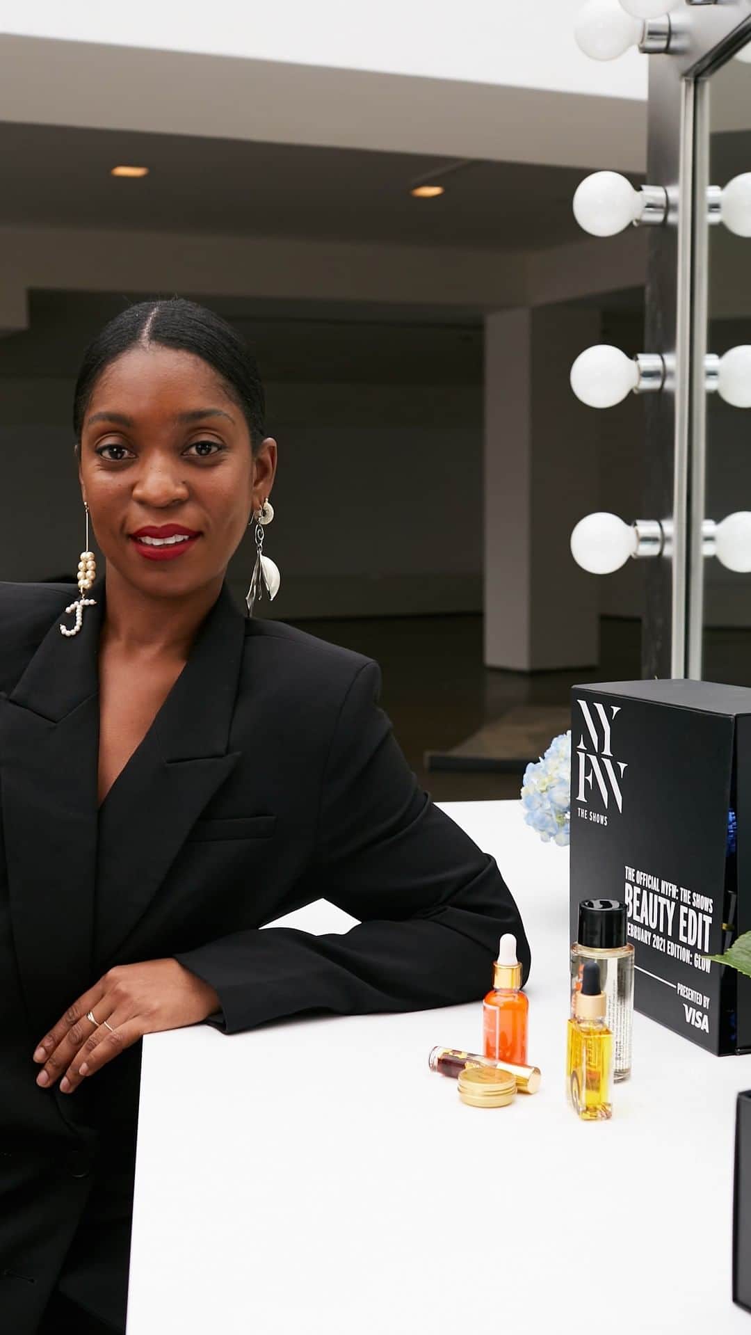 Fashion Weekのインスタグラム：「“It has always been important for me support Black entrepreneurs and Black businesses. Now, more than ever, investing in businesses that serve Black and Brown people, to build equity, is key.” - @rajni_jacques, curator of @nyfw: The Shows and @visa_us’s Beauty Edit: Glow. Hear more from Rajni on the products she chose, the evolution of the beauty industry and more! #FashionisChanging #VisaxNYFW #Ad」