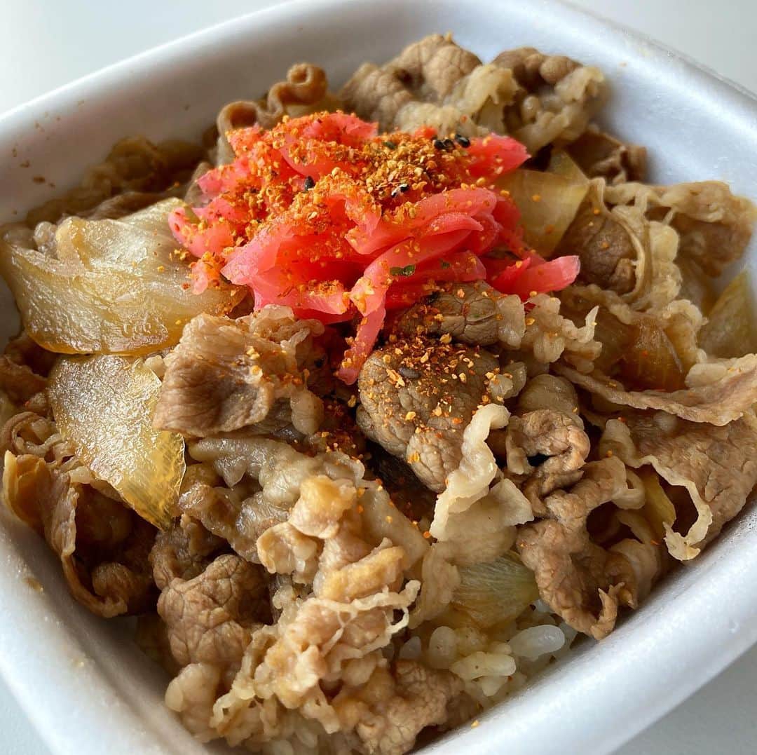 のインスタグラム：「本日の気分。#吉野家　#テイクアウト　#会社ランチ」