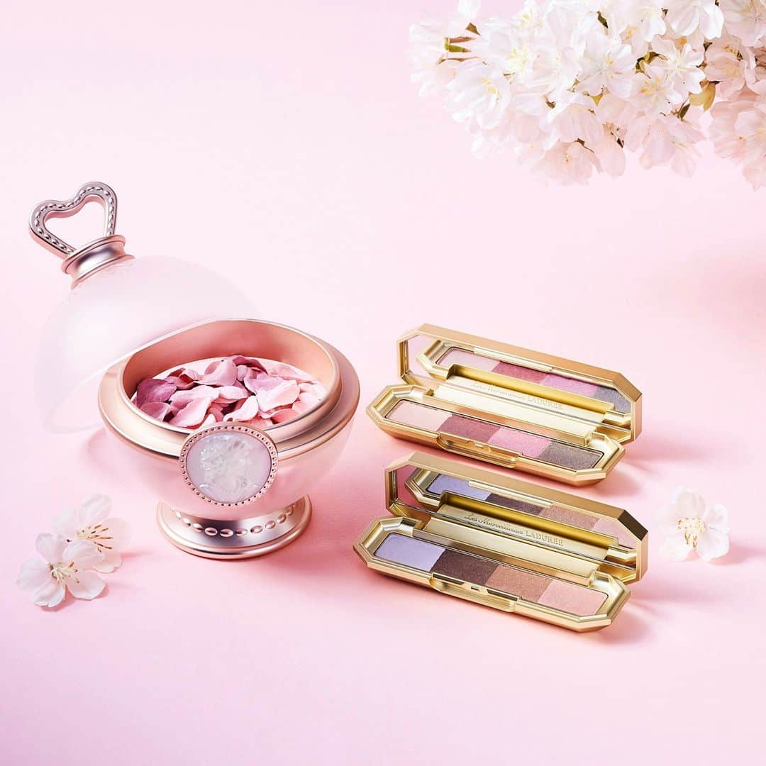 Les Merveilleuses LADURÉEのインスタグラム：「2021 SPRING COLLECTION Ⅲ⠀ 3月1日(月)発売⠀ ご予約承り中⠀ ⠀ 春の訪れを祝う特別な「桜」のフェイスカラー。⠀ ＜数量限定品＞⠀ ◆フェイスカラー サクラ <チークカラー>　⠀ セット価格 11,000円(税込)⠀ 〔レフィル 限定1種 7,700円(税込)・ポット 3,300円(税込) 〕⠀ ⠀ ＜新色＞⠀ まぶたに春色のヴェール。⠀ 纏って、きらめく アイカラーコレクションの新色。⠀ ◆アイカラー コレクション 新2種 ／ 各5,830円(税込)⠀ ⠀ オンラインショップでもお求めいただけます。(一部サイトを除く)⠀ 詳細は公式サイトをご覧ください。⠀ ⠀ #lesmerveilleusesladurée #laduree #lmladuree #ladureemakeup #レメルヴェイユーズラデュレ #メルヴェイユーズ #ラデュレ #ラデュレコスメ #フェイスカラーサクラ #サクラチーク #サクラフェイスカラー #桜 #チーク #チークカラー #数量限定品 #アイカラーコレクション #アイカラー #アイシャドウ #新色 #春メイク #新作コスメ」