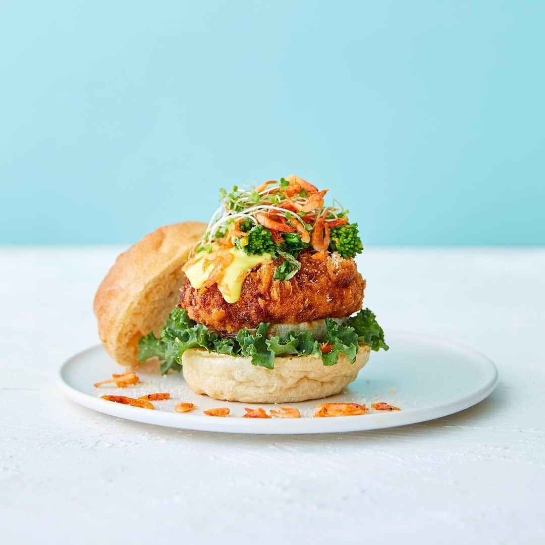 CITYSHOPさんのインスタグラム写真 - (CITYSHOPInstagram)「【CITYSHOP shibuyaCAST】﻿ ﻿  Coming Soon﻿ 3/3~﻿ ﻿ ﻿ SHRIMP CUTLET BURGER﻿ 海老カツバーガー﻿ ﻿ ﻿ エビカツは中はふわふわ、外はカリカリ食感！﻿ お楽しみに！﻿ ﻿ ﻿ ///////////////////////////////////////////////////////////////////﻿ ﻿ モバイルオーダー﻿ 「Uber Eats」「menu 」「出前館」「Wolt」受付中﻿ ﻿ 新型コロナウイルス感染拡大の影響を受けまして、下記の通り営業時間を変更させて頂いております。﻿ ﻿ 【現在の営業時間】FOOD店舗のみ﻿ ﻿ ﻿ ・CITYSHOP 青山店﻿ 営業時間　11：00～20：00 (L.O19:30)﻿ ﻿ ・CITYSHOP 渋谷キャスト店﻿ 営業時間　﻿ 〔月〜金〕11：00～18：00﻿ 〔土日祝〕11：00～20：00 (L.O19:30)﻿ ﻿ ・CITYSHOP TOKYO﻿ 営業時間﻿ 7：00～20：00(L.O19:30)﻿ ﻿ ※全店、アルコールの提供は19:00までとさせて頂きます。﻿ ﻿ ﻿ ﻿ #CITYSHOP #CITYSHOPNOODLE##AOYAMA#TOKYO#SHIBUYA#DELI#DELICATESSEN#SALAD#NOODLE#PIZZA#BURGER﻿ ﻿」2月17日 10時08分 - cityshop.tokyo