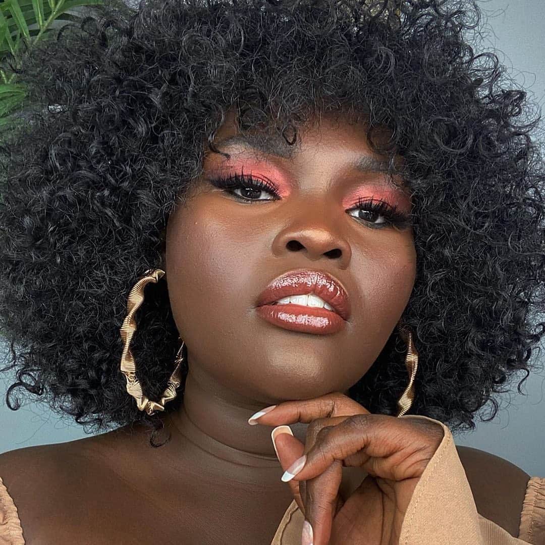ipsyさんのインスタグラム写真 - (ipsyInstagram)「@ndeye.peinda Takeover: On Diversifying Your Scroll “As a dark skin, plus size, Black content creator, I appreciate the work that is being done to include the voices and identities of all people. It is important that when we think of diversity and inclusion, we think of people with different complexions, gender identities, religions, sizes, differently abled people, different skin types, and so much more! Look at your feed, look at the content you are consuming—is it diverse? Are you hearing from different voices when you log into Instagram? My challenge for you today is to find new creators and brands that center Black identities, but to also find new creators and brands that tell diverse stories. Comment below with some amazing creators you think everyone should check out! I’ll start by highlighting some other amazing Black content creators who all tell beautiful stories through their content:” @ndeye.peinda (of course haha) @talesandturbans @mimi_moments @fromheadtocurve @sincerelytahiry @theeislandboi  @keithteboy_」2月17日 10時09分 - ipsy