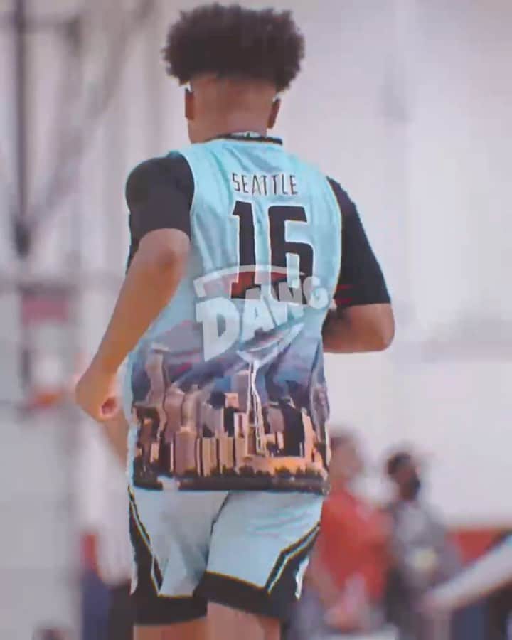 ネイト・ロビンソンのインスタグラム：「@ykm.nyale getting it done by any means , s/o @balldawgs for the clip #Holdat」