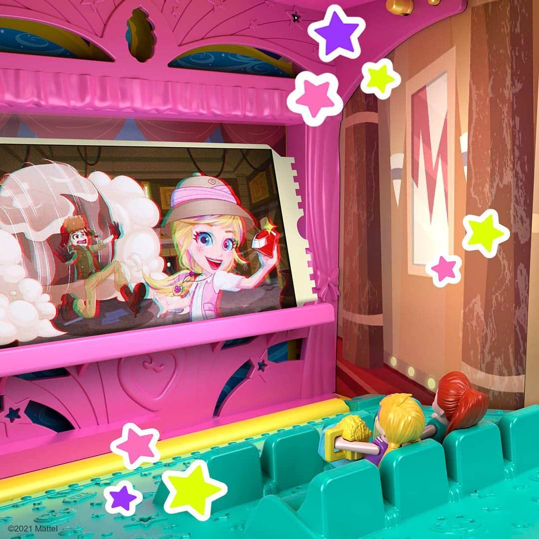 Mattelさんのインスタグラム写真 - (MattelInstagram)「Life is *butter* at the movies! 🍿 When kids unbox the #PollyPocket Popcorn Playset, they can play in the arcade, grab snacks for Polly at the concession stand, and even wear their own 3D glasses to join in the movie night fun.」2月17日 1時57分 - mattel