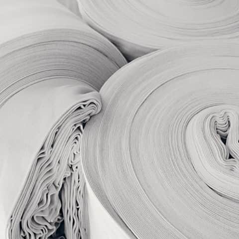 ハンロのインスタグラム：「HANRO products are Made in Europe. 80% of the fabrics are produced in our own textile production facility Arula in Vorarlberg, Austria and HANRO also sources additional materials, like lace, from local Austrian suppliers #hanro #sustainablefashion #MadeInEurope」