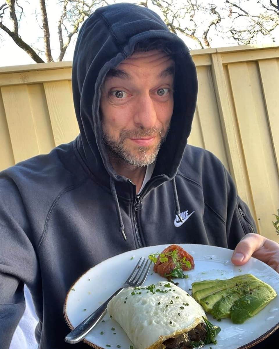 パウ・ガソルのインスタグラム：「Good morning, @GasolFoundation! 😋🍽️🥑🥬」
