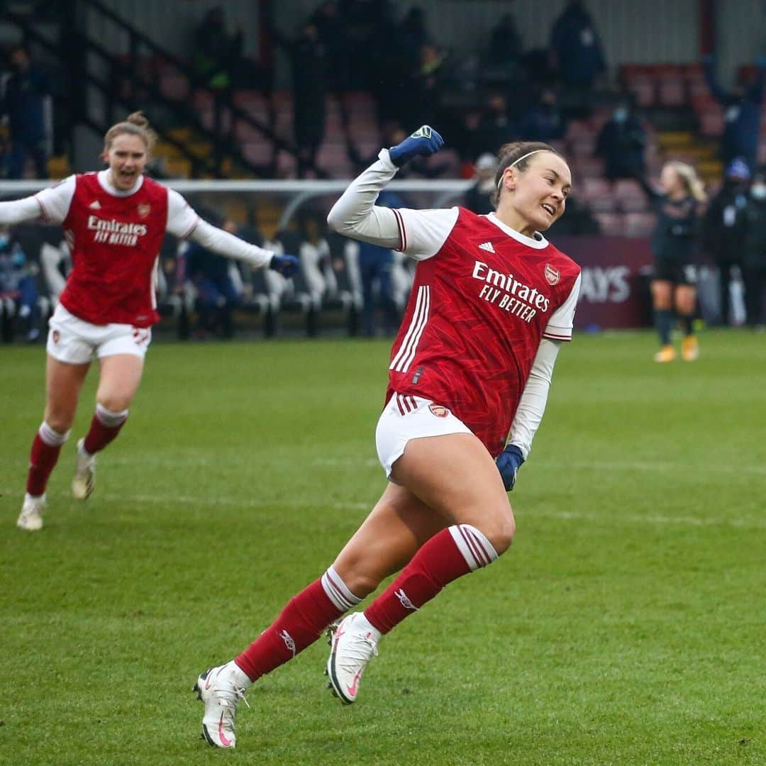Arsenal Ladiesさんのインスタグラム写真 - (Arsenal LadiesInstagram)「Viv celebrating her own goals: 😐 Viv celebrating for Caitlin: 😍」2月17日 2時27分 - arsenalwfc