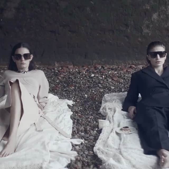 レクレルールのインスタグラム：「#McQueenFirstLight⁣ A film directed by #JonathanGlazer introducing the Alexandre McQueen Spring/Summer 2021 collection.⁣ Discover our exclusive selection now available online and in-store.  #Leclaireur #LeclaireurBoissy #AlexanderMcQueen #McQueenSS21 #ss21」