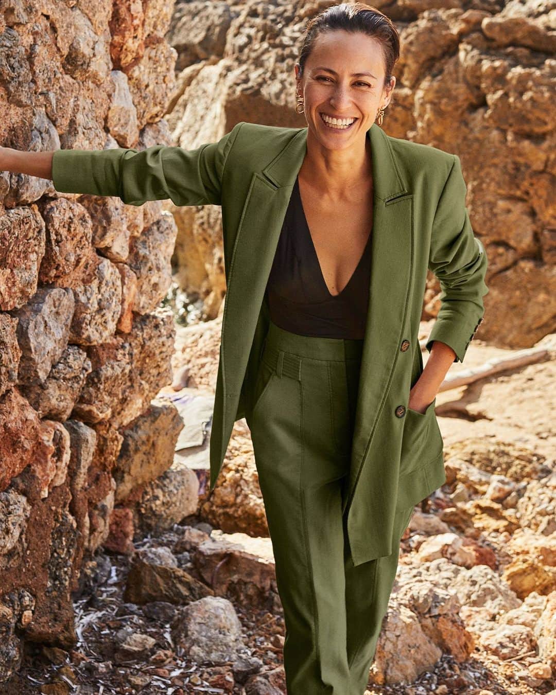 The Outnetのインスタグラム：「Iris & Ink's green suits are topping our spring must-have list.  Shop all your favorite Instagram looks, just visit the link in bio」