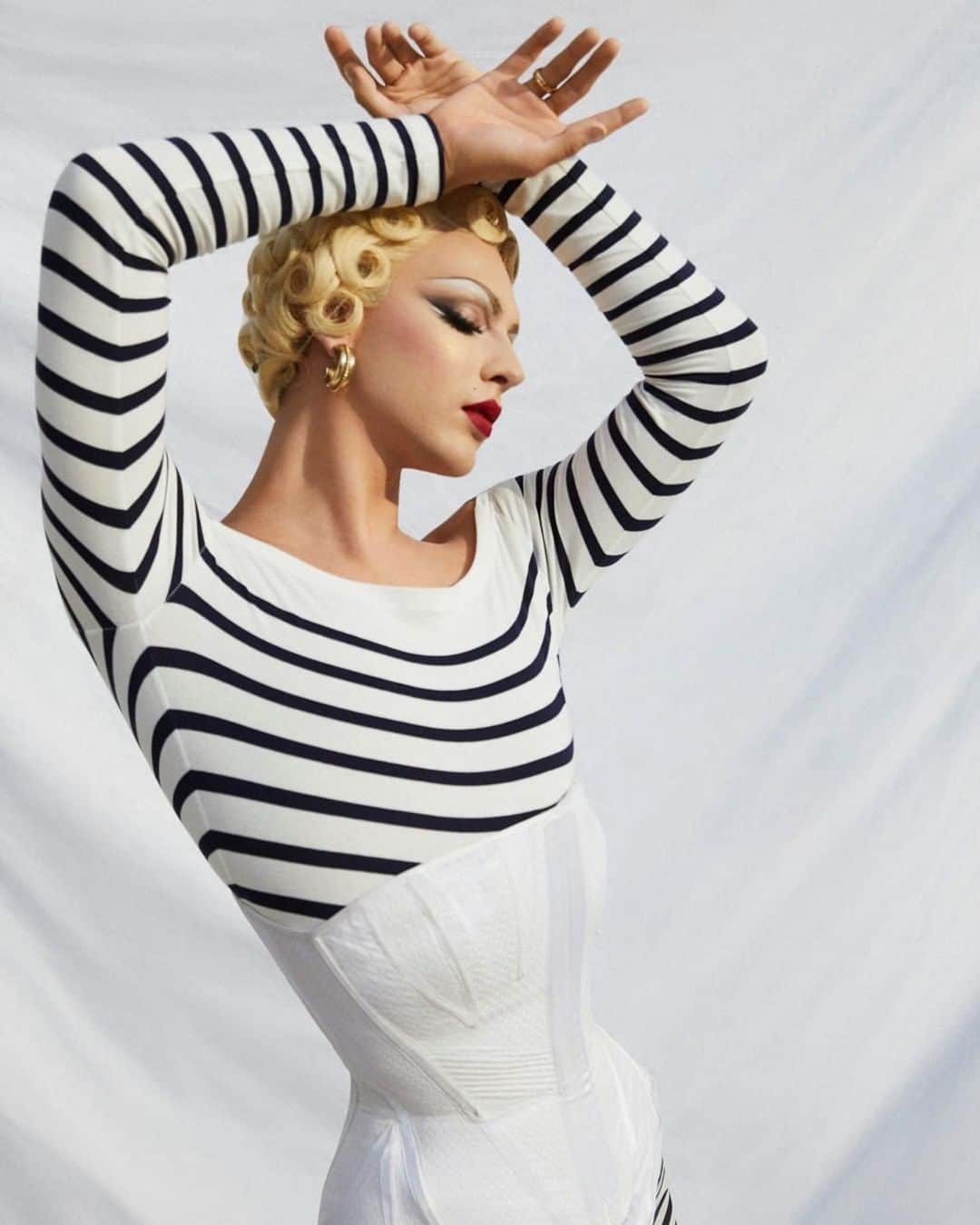 ヴァイオレット・チャチキのインスタグラム：「#Repost @jpgaultierofficial ・・・ Nice shot, Cupid!  @violetchachki  #WelcomeOnBoard #Classique #JeanPaulGaultier」