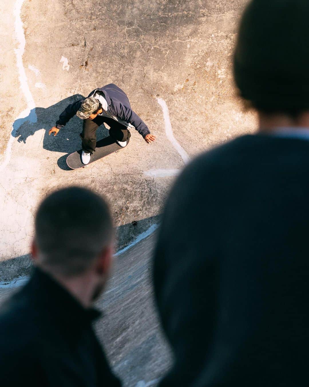 ラカイリミテッドフットウェアのインスタグラム：「@yonniecruz Wallride both ways for the crew ✔️ Regular 👉 Switch 📸 @alex_papke  #Lakai #TheShoesWeSkate」