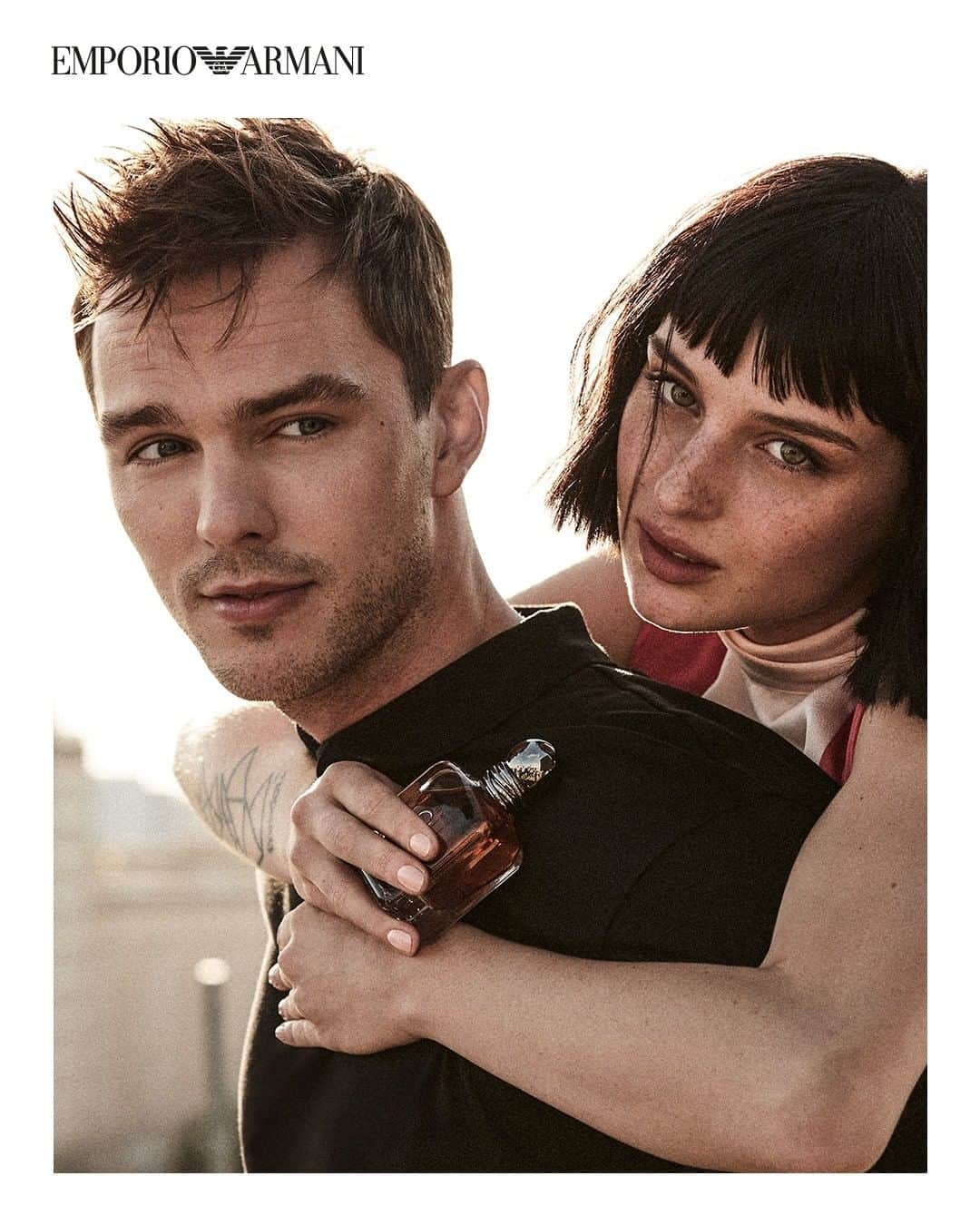 Armani Officialさんのインスタグラム写真 - (Armani OfficialInstagram)「Can you feel the love?  #ArmaniBeauty @nicholashoult @opheliamillaiss @armanibeauty #StrongerWithYou #BecauseItsYou」2月17日 2時45分 - emporioarmani