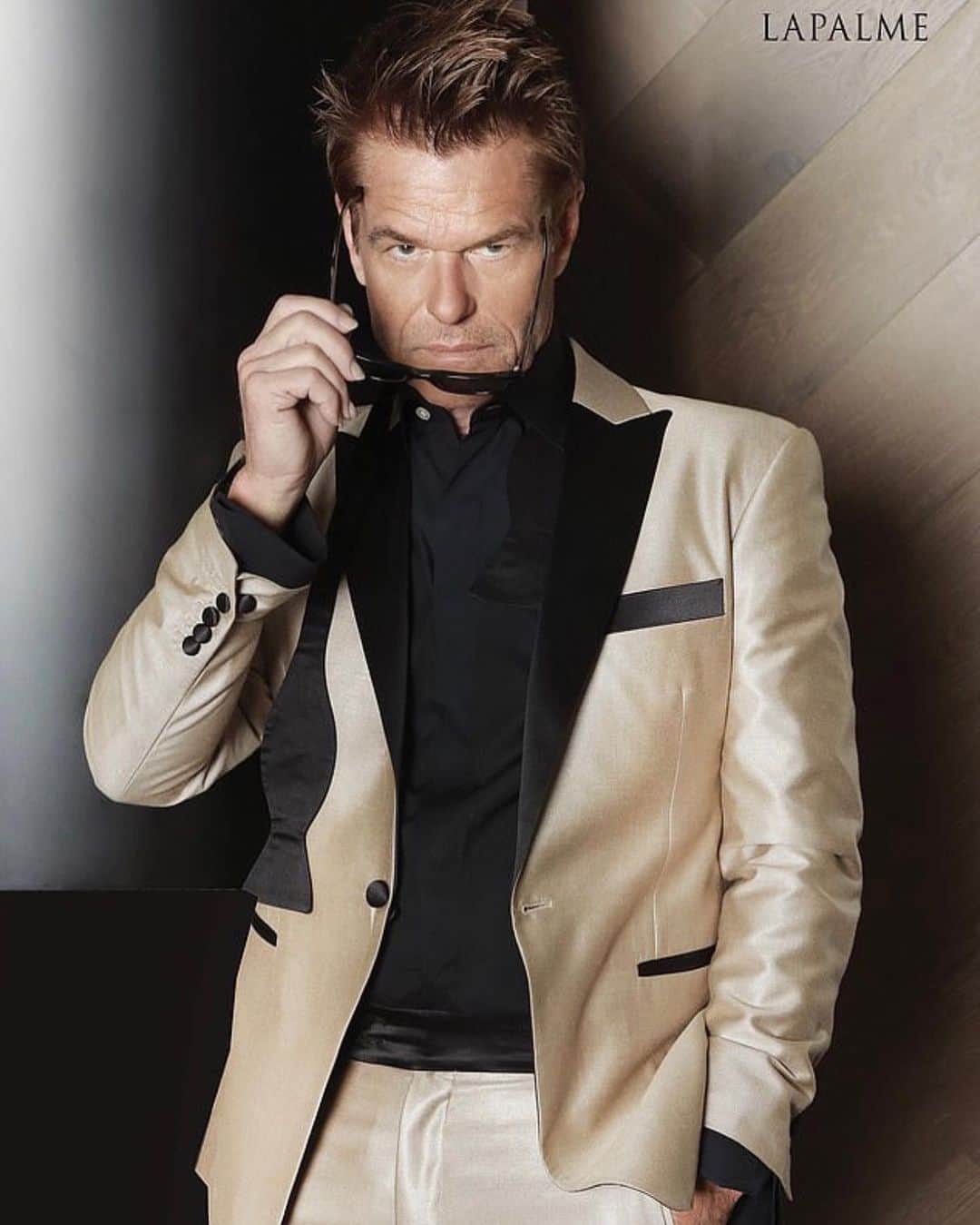 リサ・リナのインスタグラム：「The Man The Myth The Legend.」
