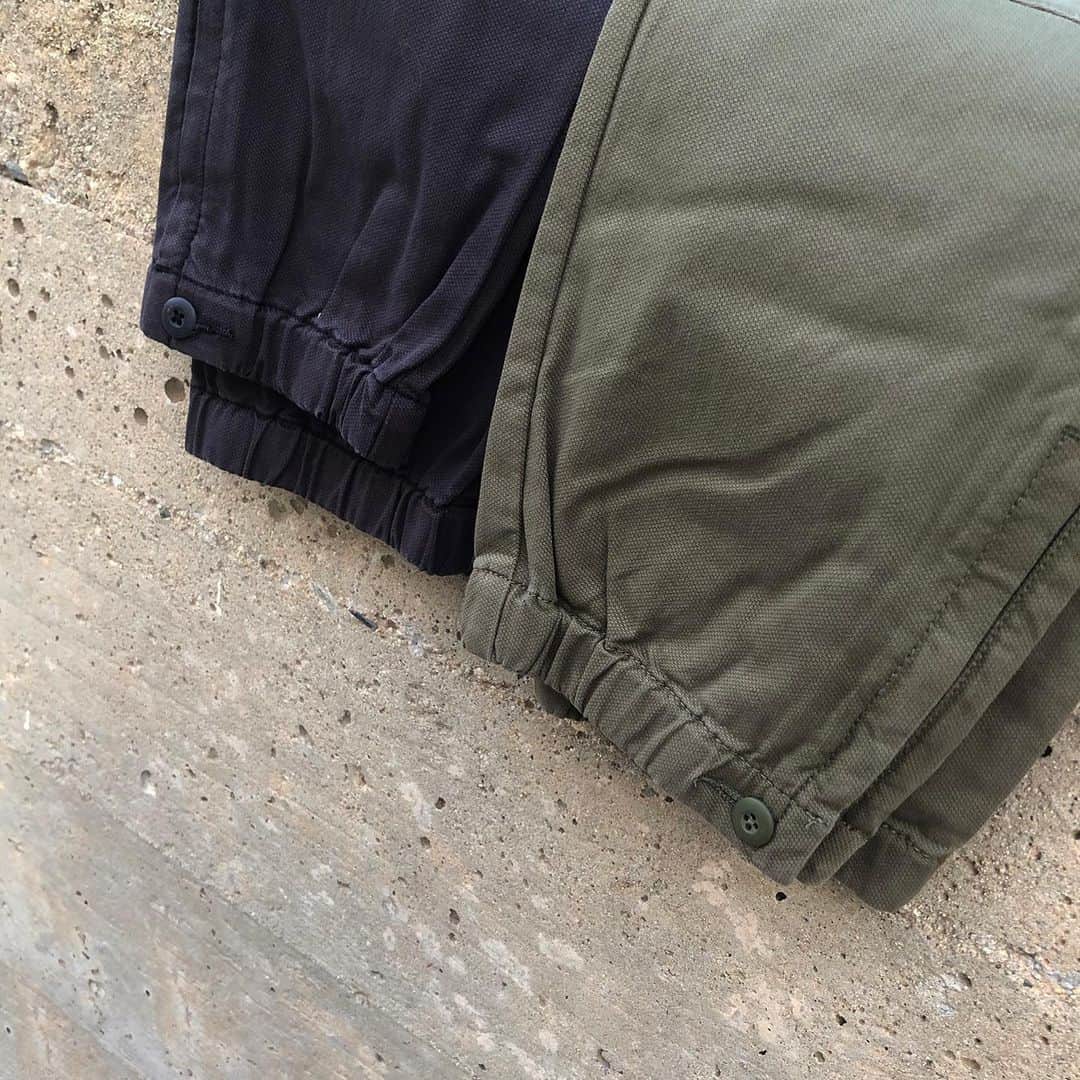 カレントエリオットのインスタグラム：「cropped ankles and go-with-anything hues / jog don’t walk to the link in our bio for your last chance to shop the weslan and more for up to 30% off during our buy more, save more event」