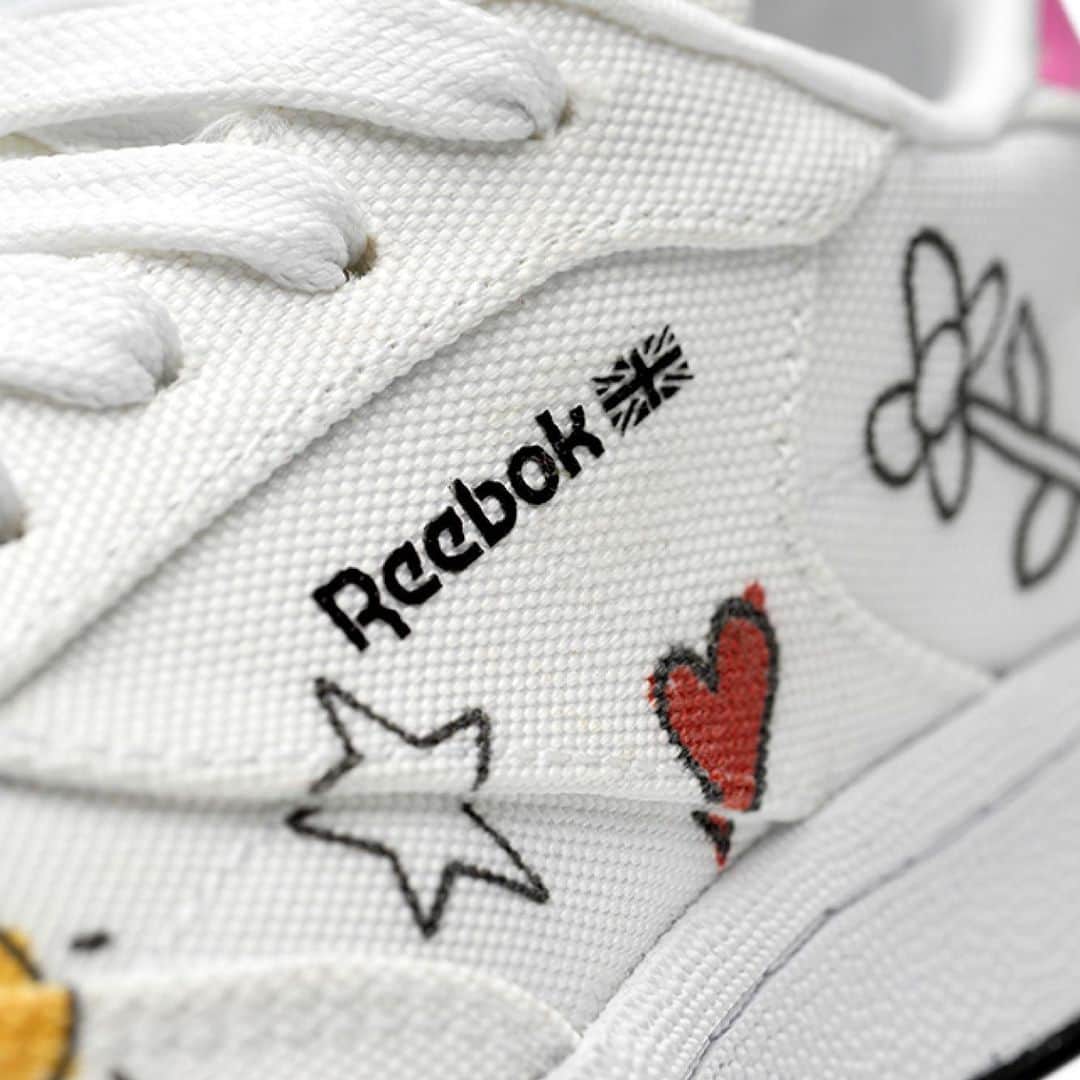 Reebokさんのインスタグラム写真 - (ReebokInstagram)「The collab you didn’t know you[r kids] needed. Featuring five sneakers inspired by Peppa’s world, friends, and favorite activities, Reebok x Peppa Pig is available now at our link in bio.」2月17日 3時13分 - reebok