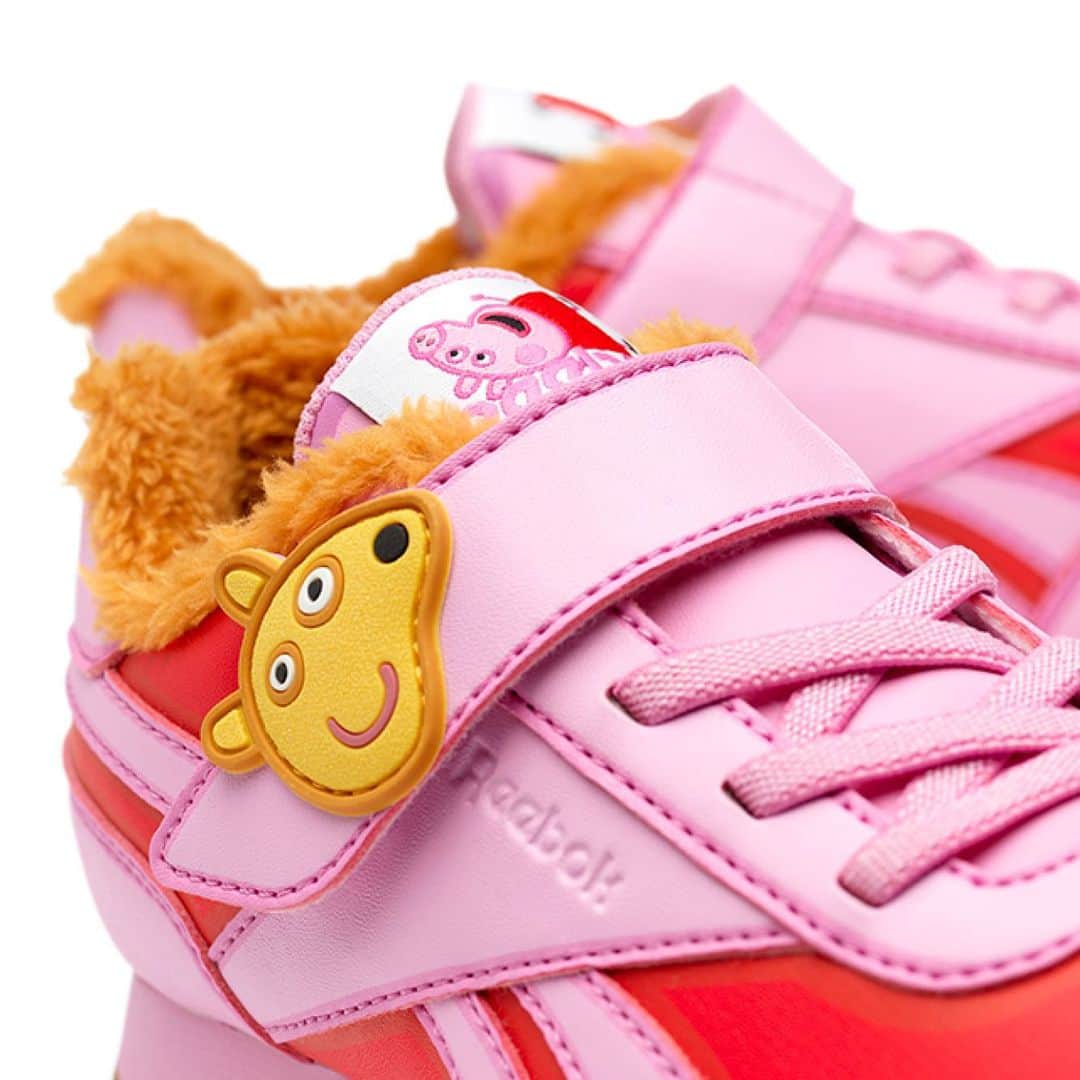 Reebokさんのインスタグラム写真 - (ReebokInstagram)「The collab you didn’t know you[r kids] needed. Featuring five sneakers inspired by Peppa’s world, friends, and favorite activities, Reebok x Peppa Pig is available now at our link in bio.」2月17日 3時13分 - reebok