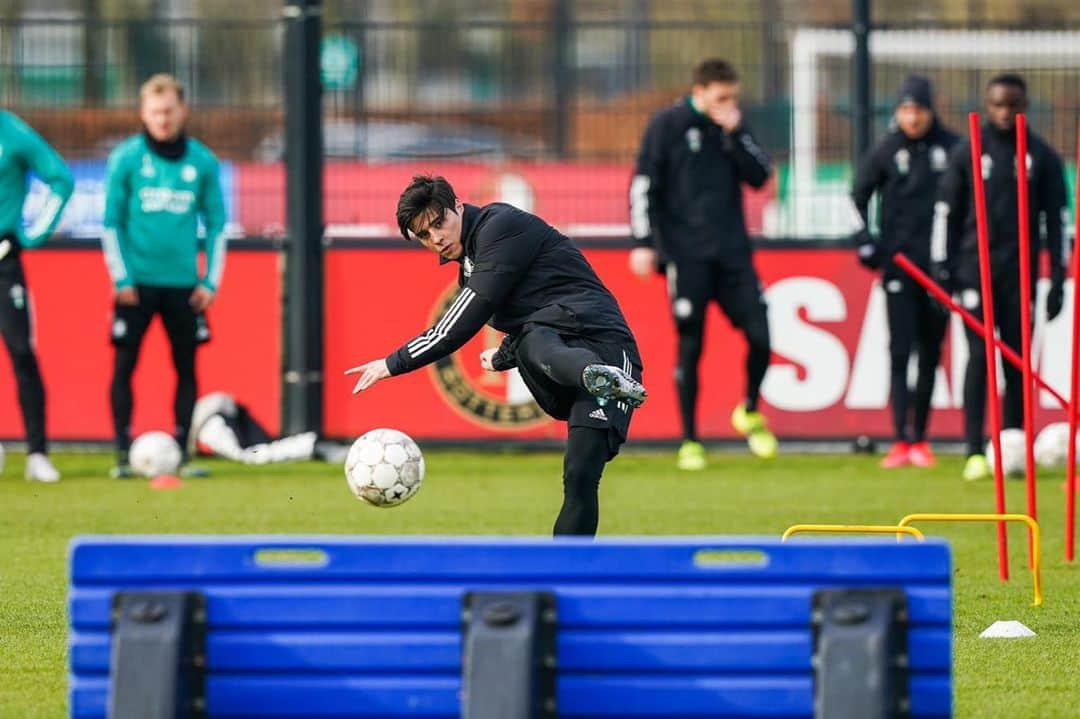 ジョアン・カルロス・テイシェイラのインスタグラム：「Such a good feeling ⚽️👀🌍」