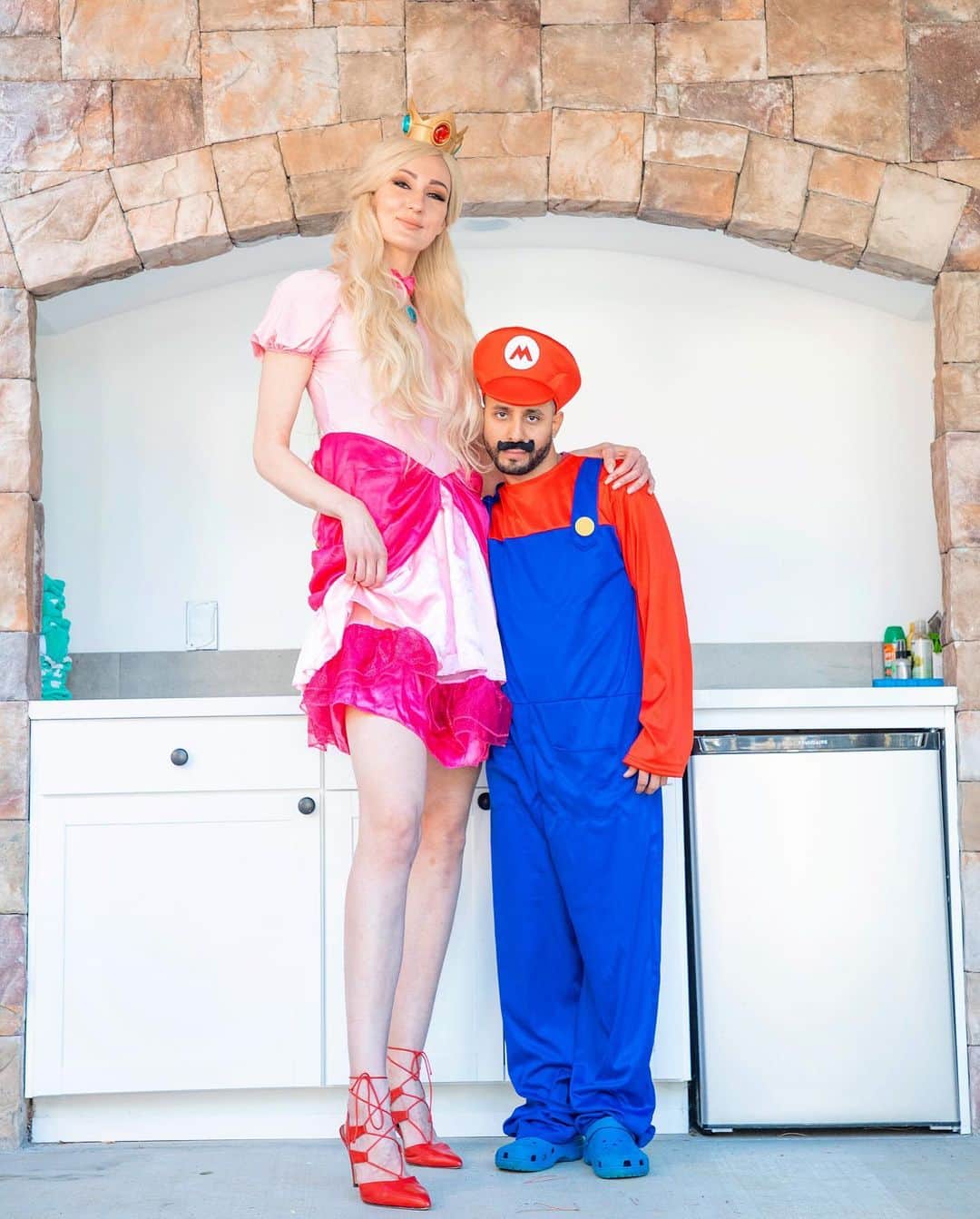 Anwar Jibawiのインスタグラム：「Does anyone have a mushroom so I can grow? 🍄」