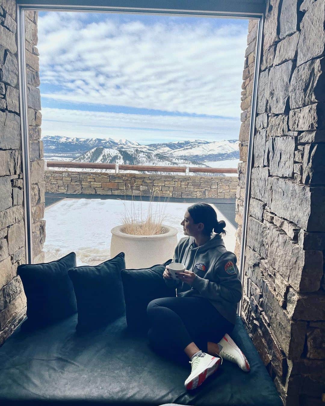 Ana Brenda Contrerasのインスタグラム：「Oyeeee que nunca nos falte Fe y Café🙌🏼🏔」