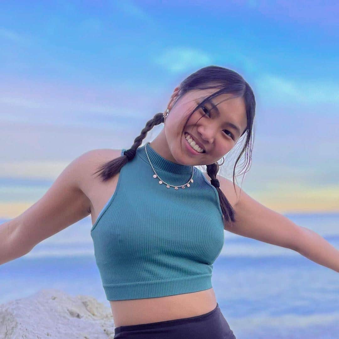 エアロポステールのインスタグラム：「Felt cute might tag @aeropostale and #AeroWorld for a chance to be featured. Who’s got next???」