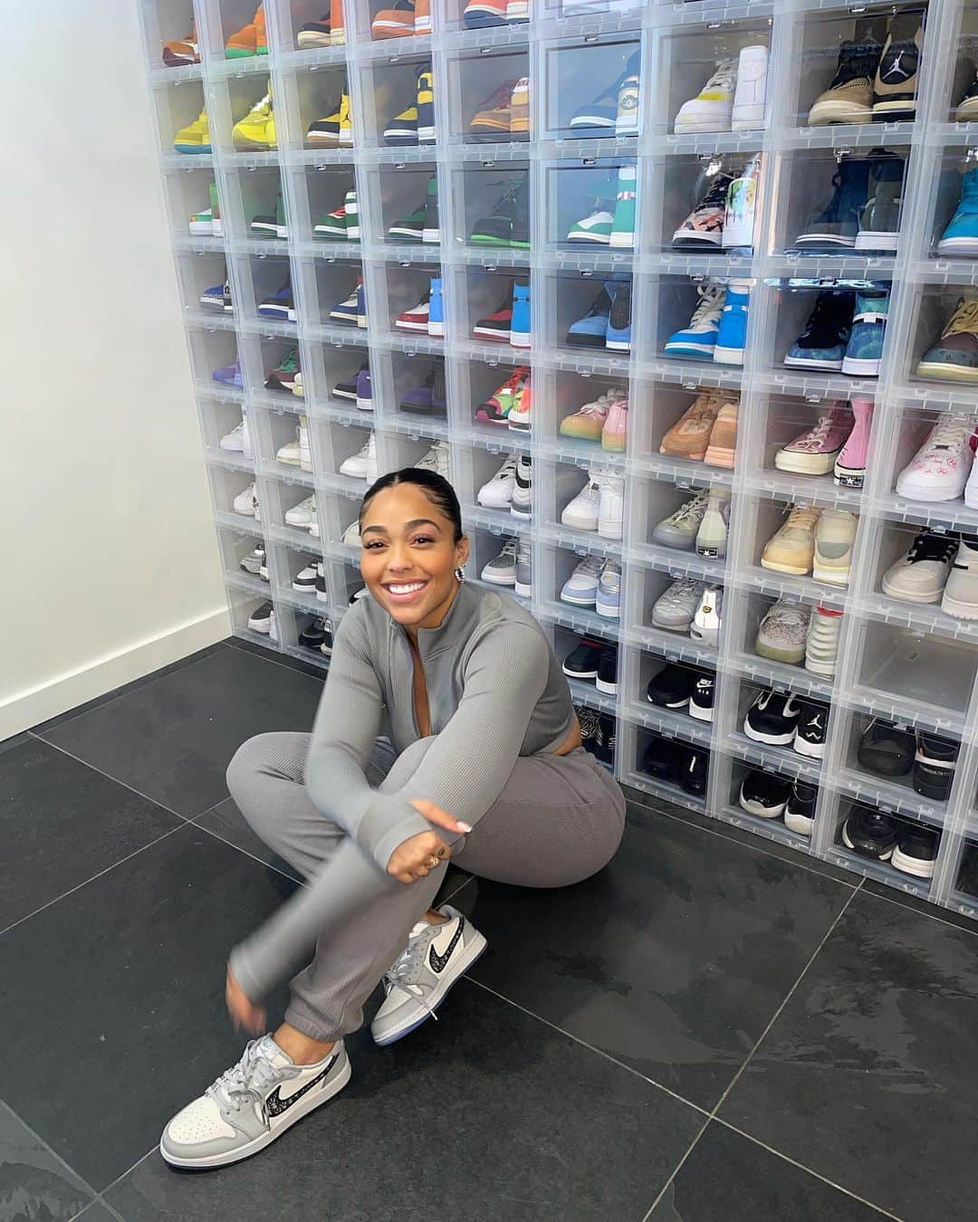 ジョーディン・ウッズのインスタグラム：「These drop-front shoe boxes are the perfect way to display my sneaker collection.... @thecontainerstore 😍 it’s always magic when @straightenupbyjanelle and I work together 🥰」