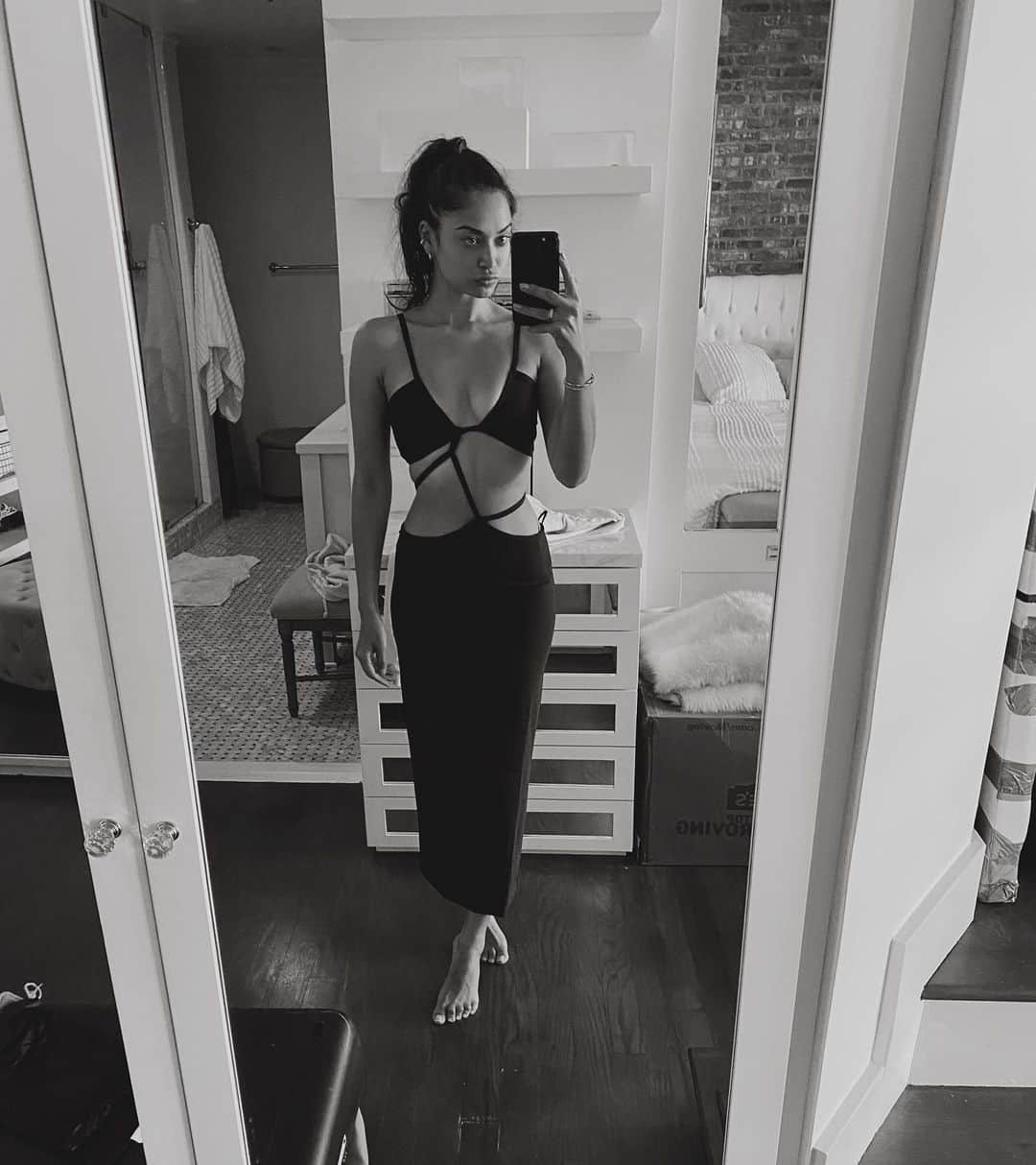 シャニーナ・シャイクのインスタグラム：「Fittings 🤍!! Thank you @christopher_esber for this sexy birthday dress」