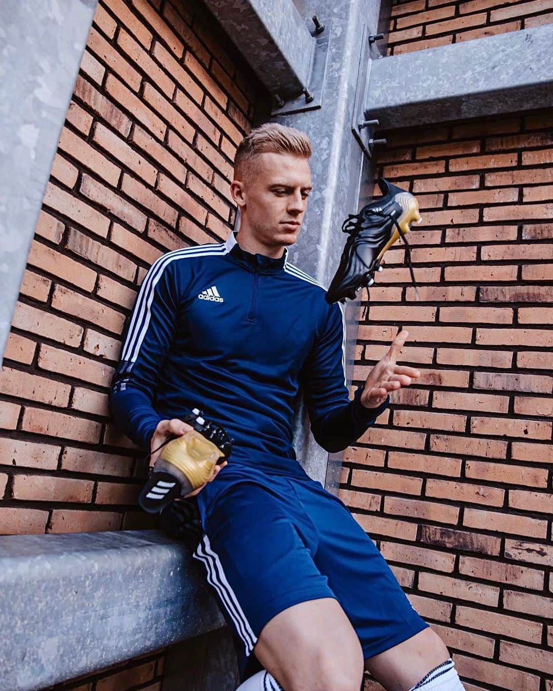 ティモ・バウムガルトルのインスタグラム：「Smooth boy, smooth boots 😜💣 #baumgartl5 #COPA #createdwithadidas」