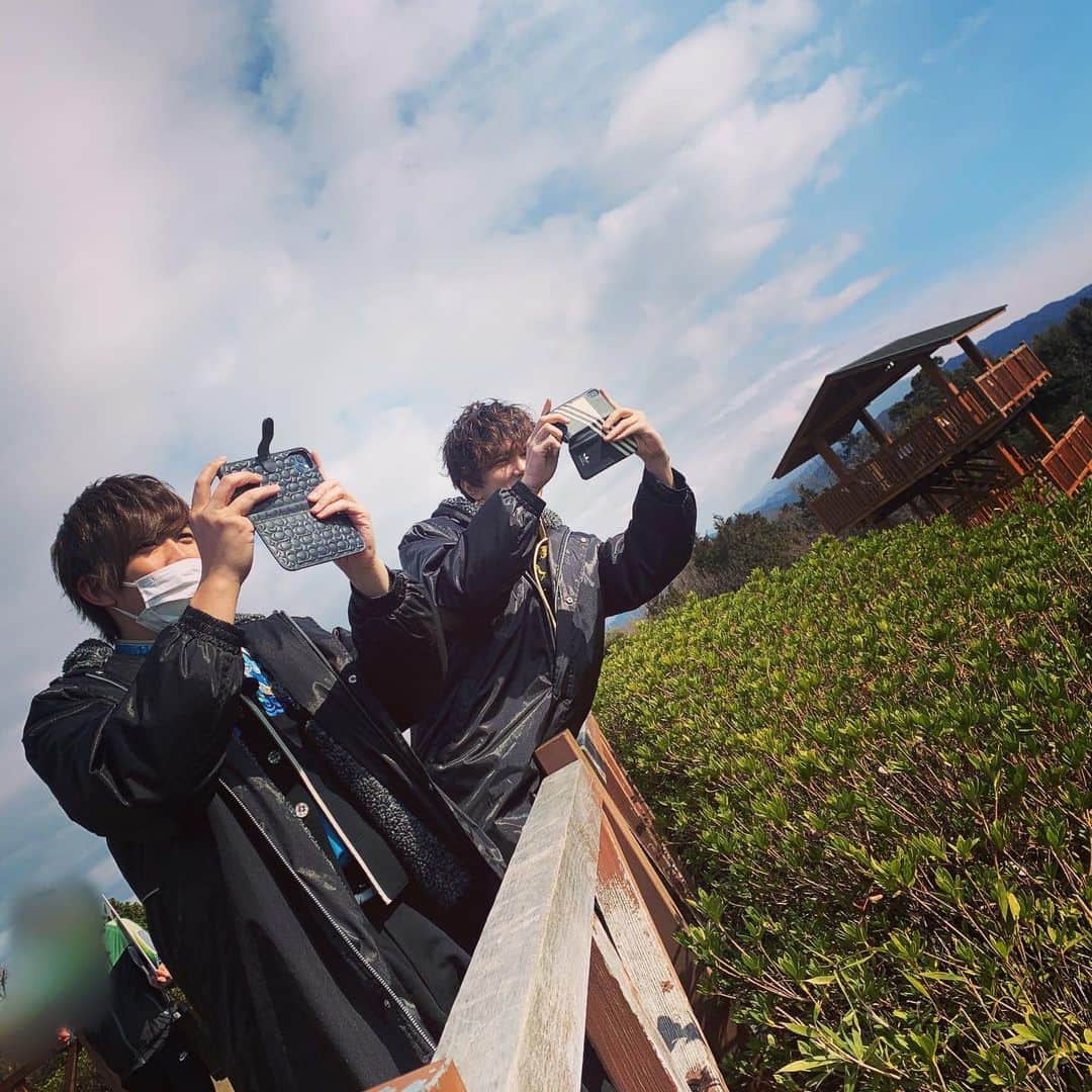 本田剛文さんのインスタグラム写真 - (本田剛文Instagram)「必死にインスタ映えを探す兄さんたち。  #インスタ映え  #絶景  #ボイメン」2月17日 10時25分 - boymen_honda
