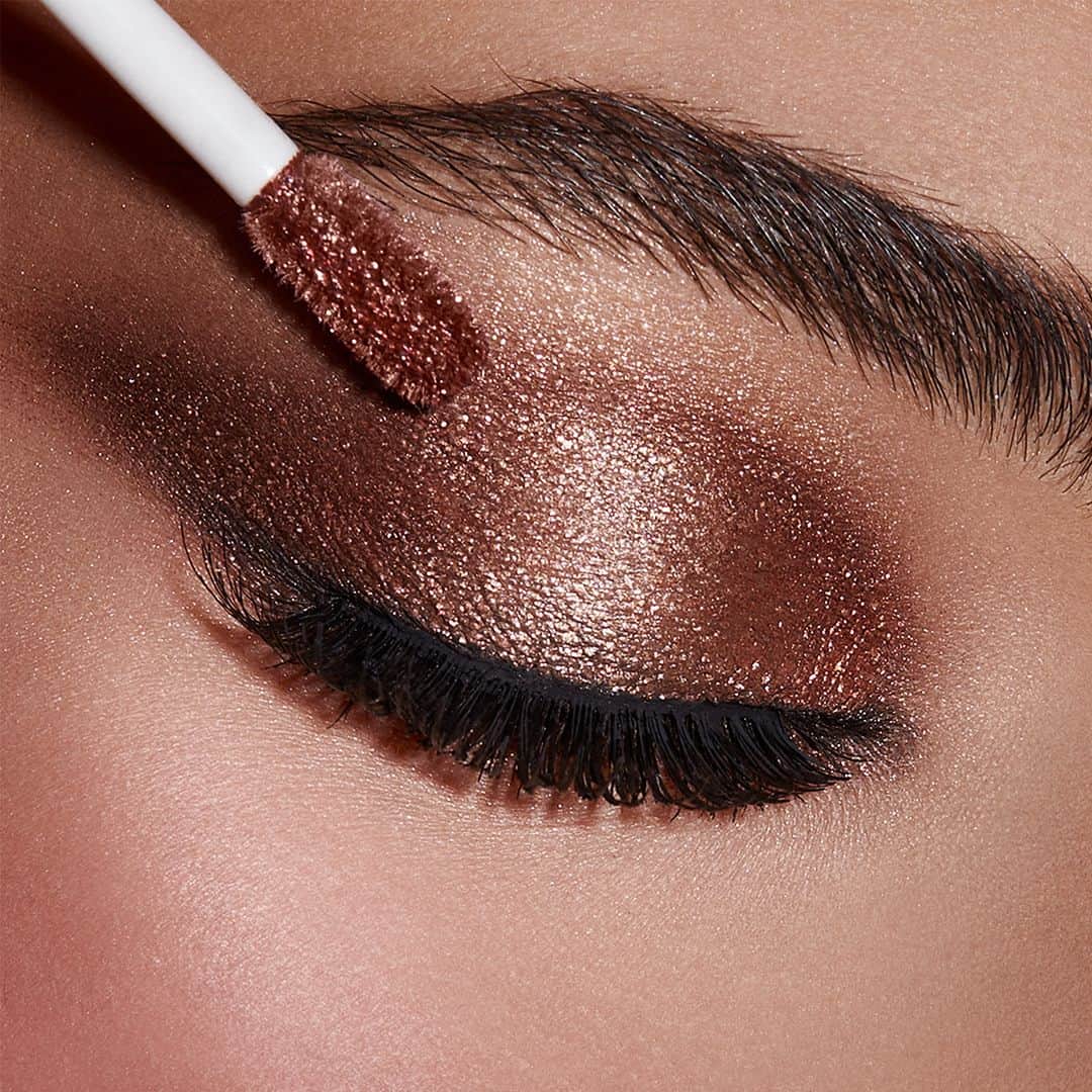 KIKO MILANOさんのインスタグラム写真 - (KIKO MILANOInstagram)「Check out the shimmery copper on this #eyelook 😍 Get an extra alluring gaze using our NEW Long Lasting Liquid Eyeshadows - intense colour with a pearly metallic finish AND a 10-hour hold! 🌟 Long Lasting Liquid Eyeshadow 03-04 - New False Eyelashes Lengthening Effect - Lasting Precision Automatic Eyeliner And Khol 16 - Precision Eyebrow Pencil 05」2月17日 5時15分 - kikomilano