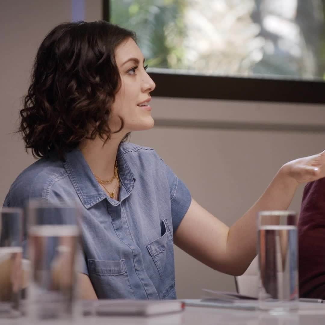 アメリカン・ブロードキャスティング・カンパニーのインスタグラム：「We're trying a little something different yet...relatable. Mark your calendars for @homeeconomicsabc coming April 7 on ABC! #HomeEconomics」