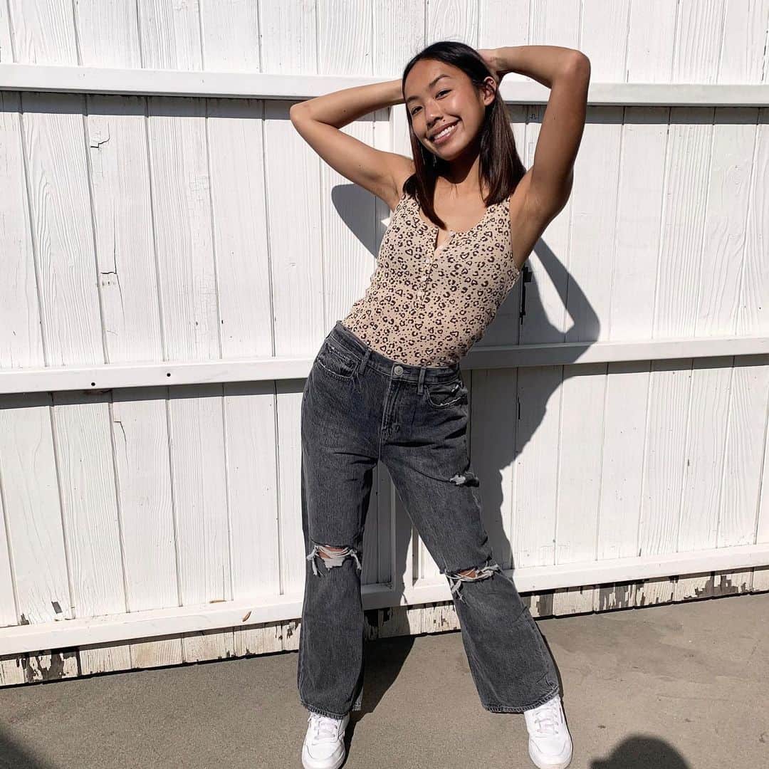 American Eagleのインスタグラム：「“I love the ‘90s Flare Jeans so much! As time has gone by, I began to love a looser fit. The flare jeans are perfect for everyday wear. I also enjoy skating in them.” – @ashleeychi」