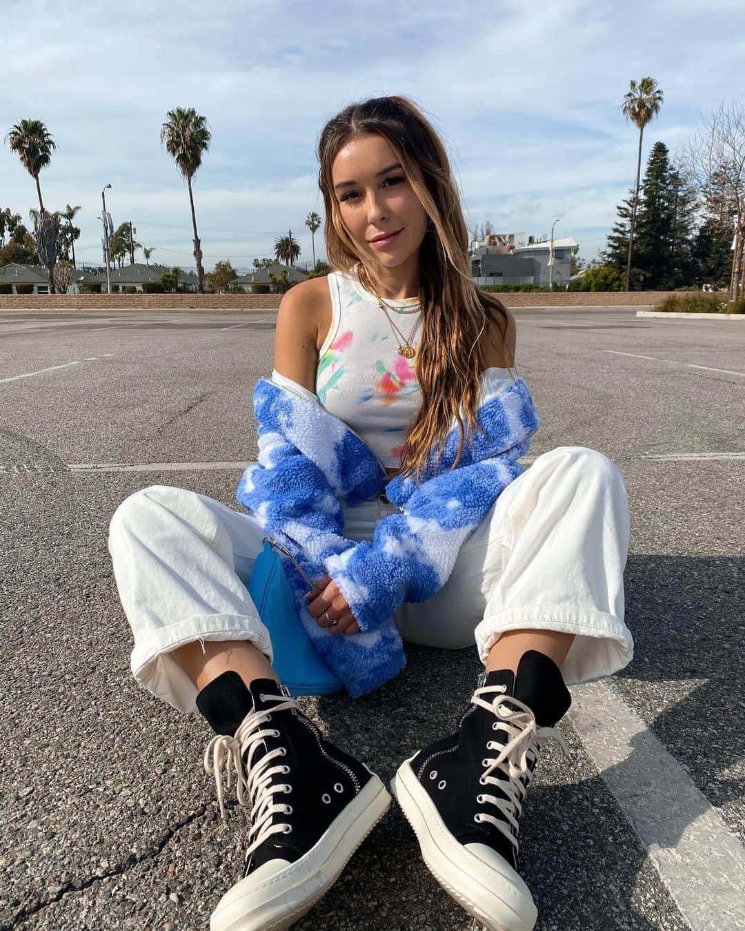 Nicky Gileのインスタグラム：「if u saw my IG stories yesterday and u know the story behind these photos.. no u didn’t lmaoo @adikastyle 💙☁️」