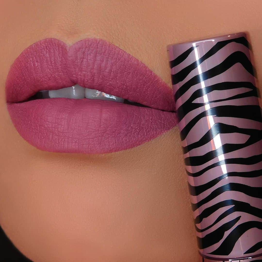 LiveGlamのインスタグラム：「This lippie makes our hearts sing 💖🎶 “Wild Thing” is a matte, pinky plum shade that will take any look to the next level 🐅💄 #LiveGlamFam   📷: @chassydimitra」